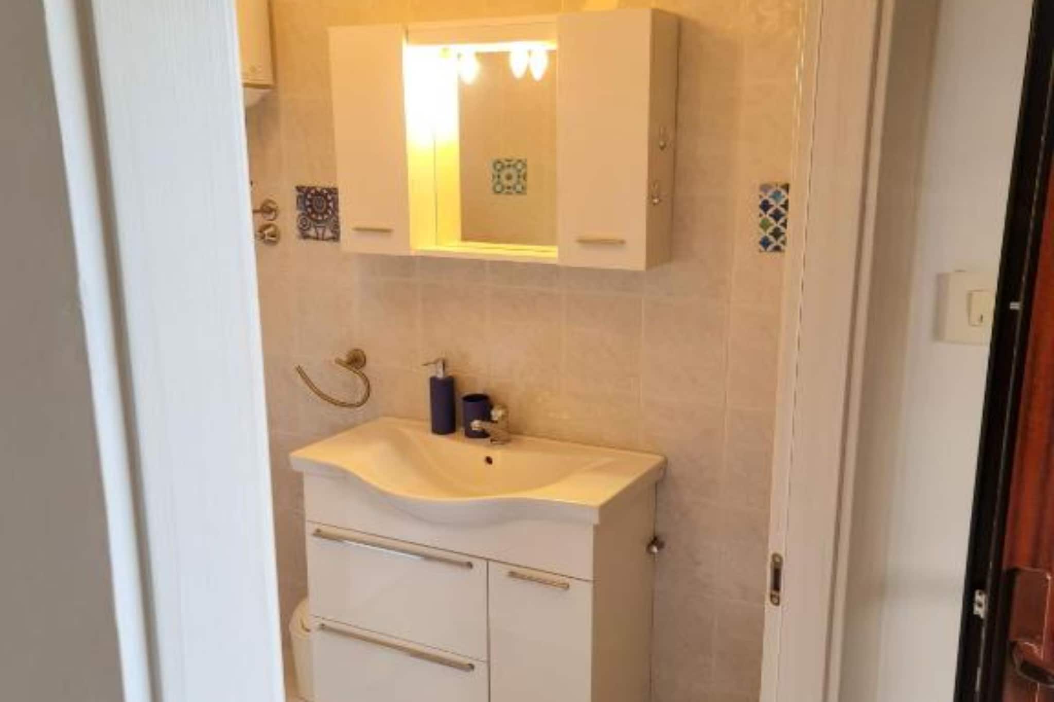 Apartments Marko - Three Bedroom Apartment with Sea View-Badezimmer