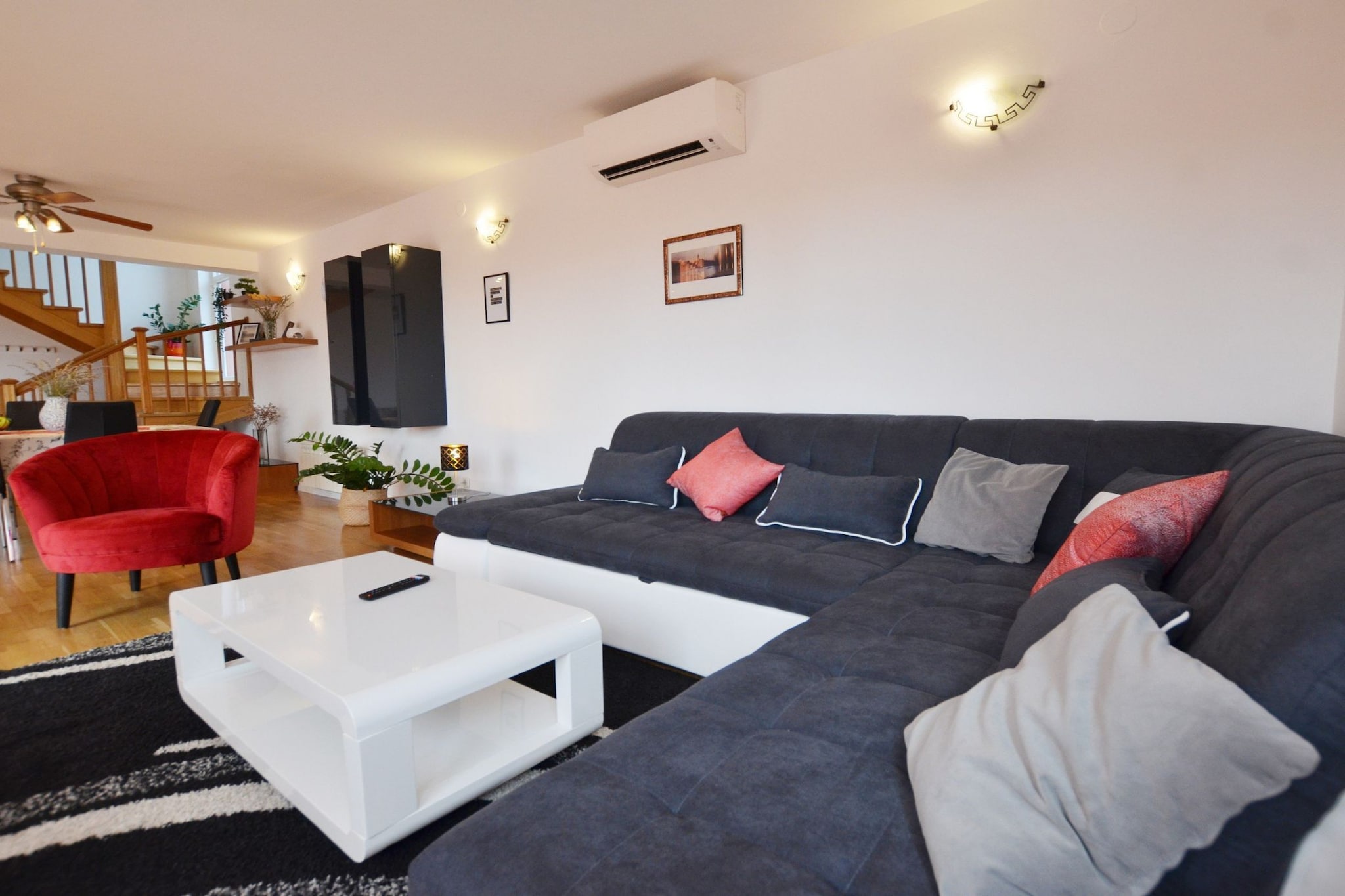 Calm Countryside Rovinj Manor with Pool - Villa with Pool-Woonkamer