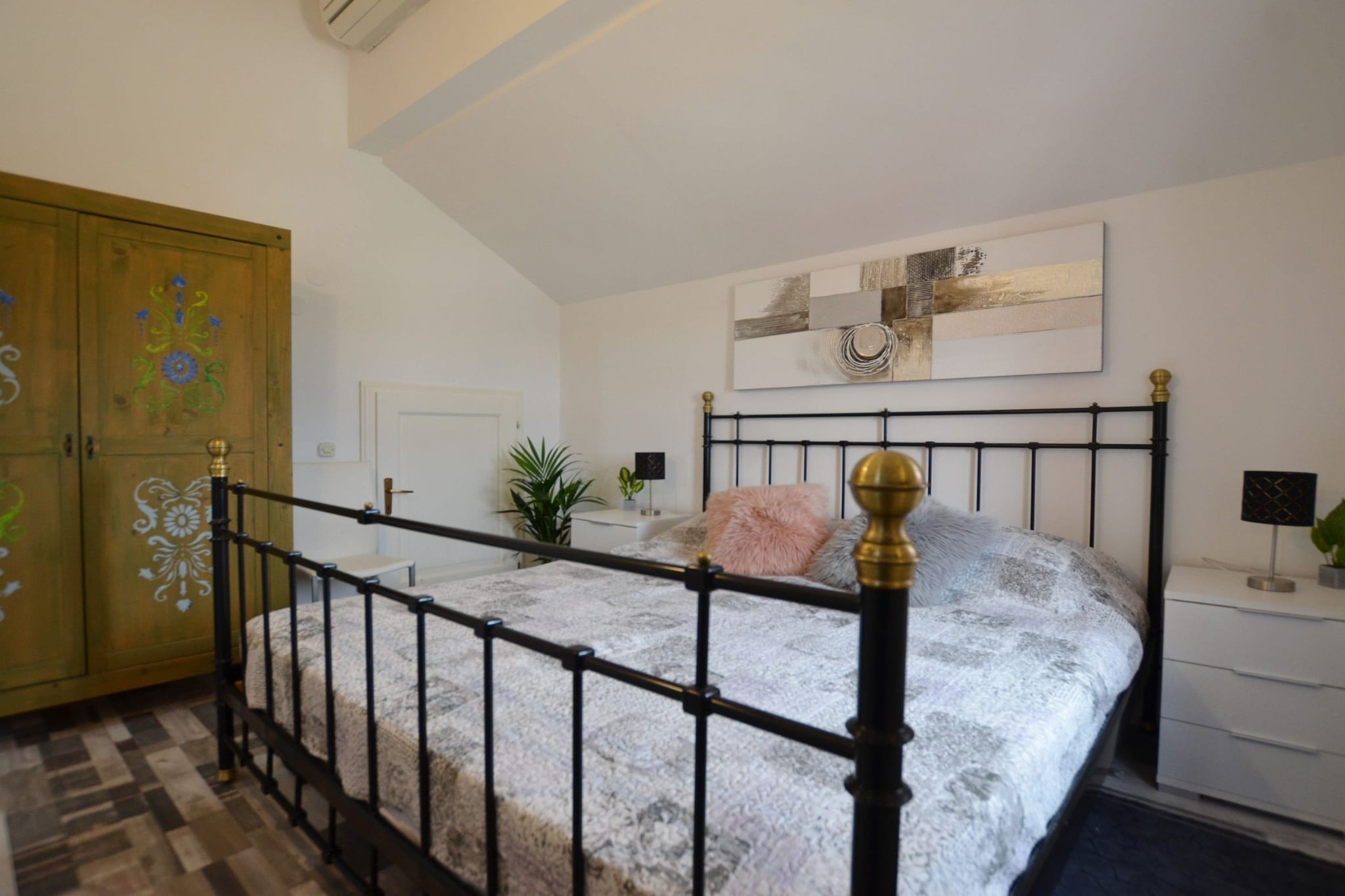 Calm Countryside Rovinj Manor with Pool - Villa with Pool-Slaapkamer