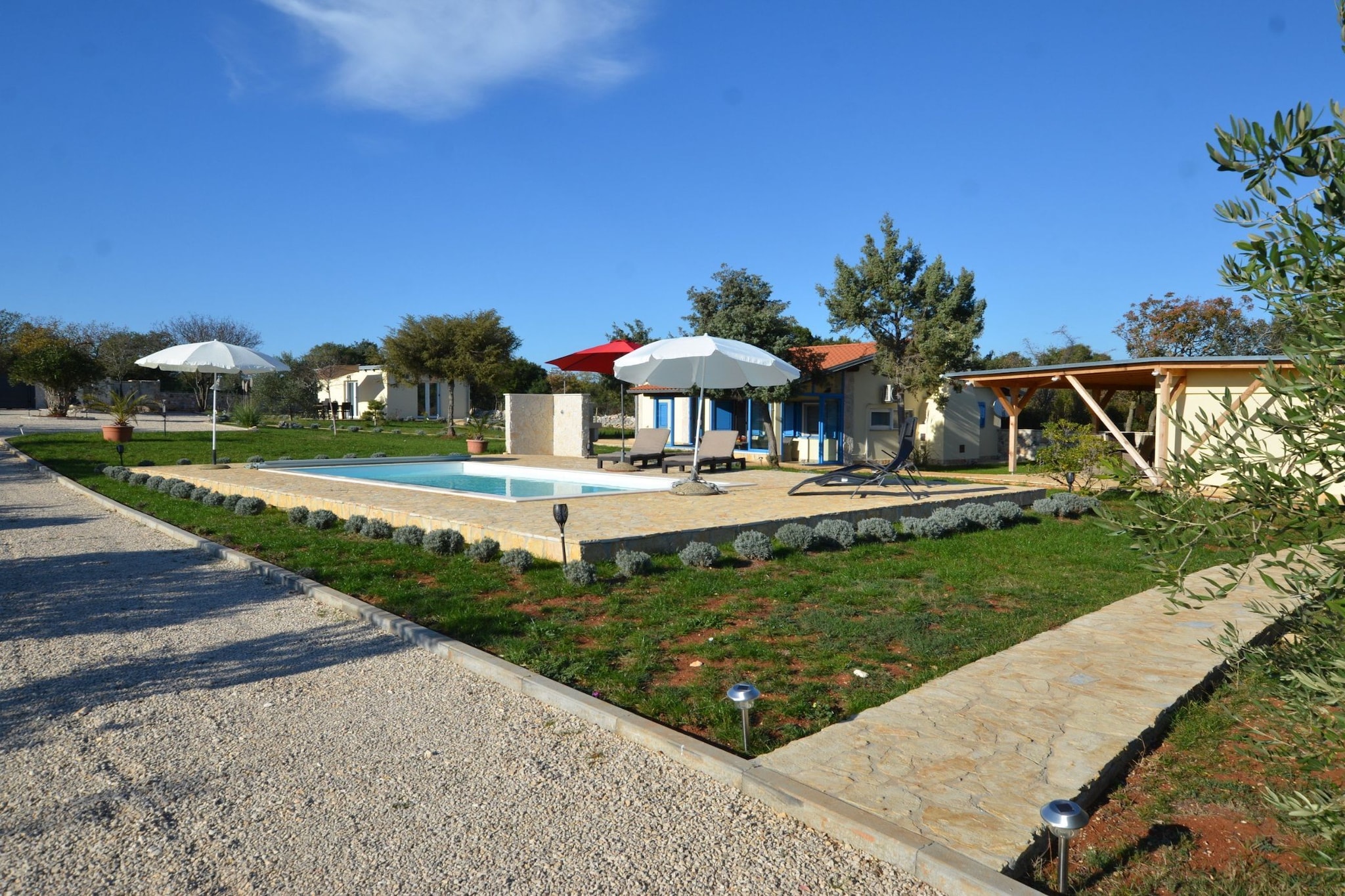 Golden and Green Acres Holiday Home with Pool and Sauna - Three Bedroom Holiday Home with Pool-Outdoor