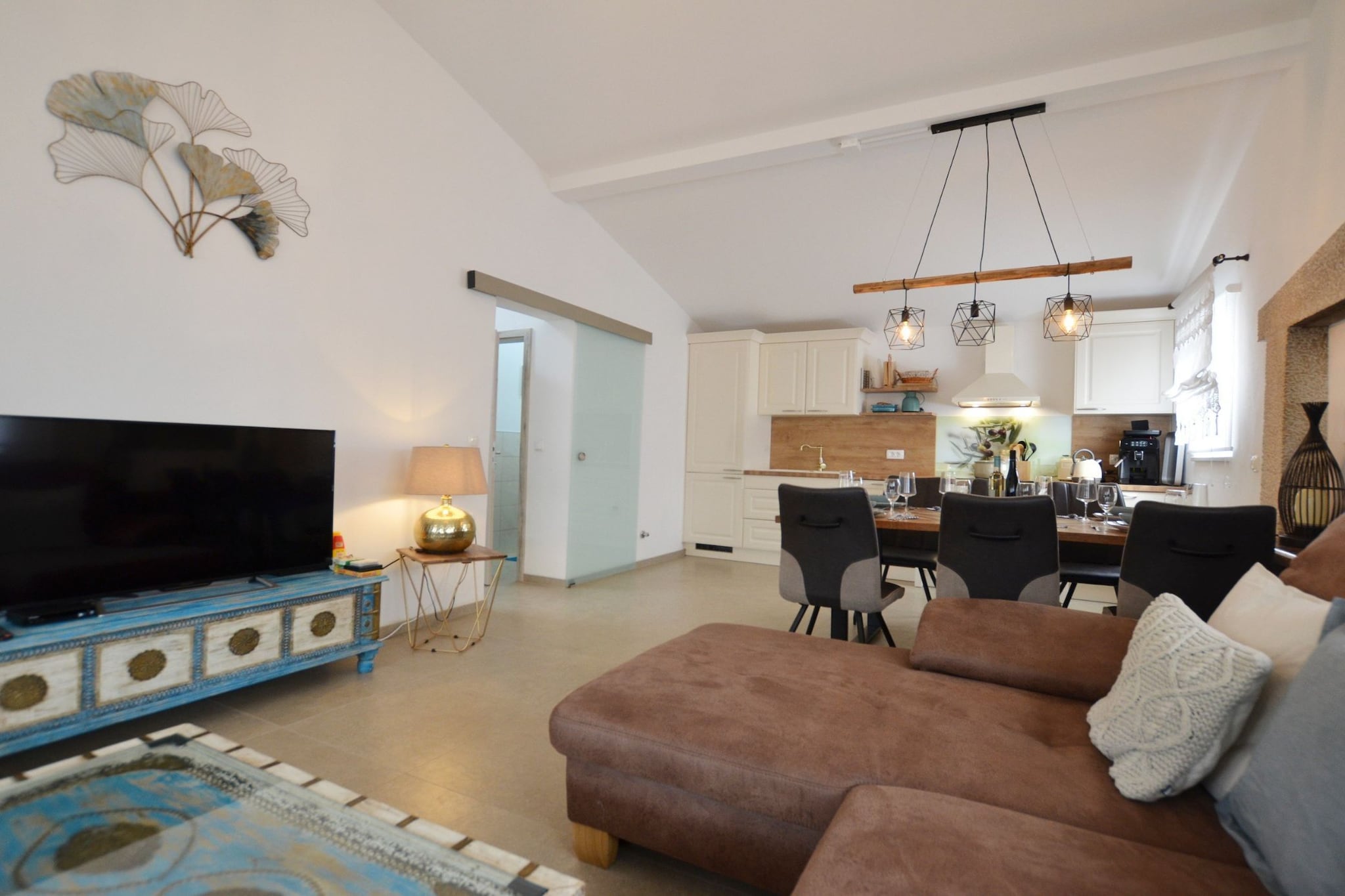 Golden and Green Acres Holiday Home with Pool and Sauna - Three Bedroom Holiday Home with Pool