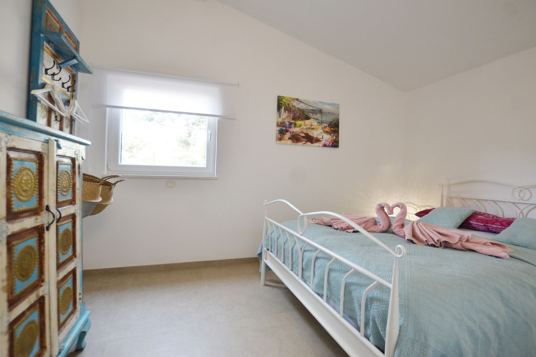 Golden and Green Acres Holiday Home with Pool and Sauna - Three Bedroom Holiday Home with Pool-Bedroom