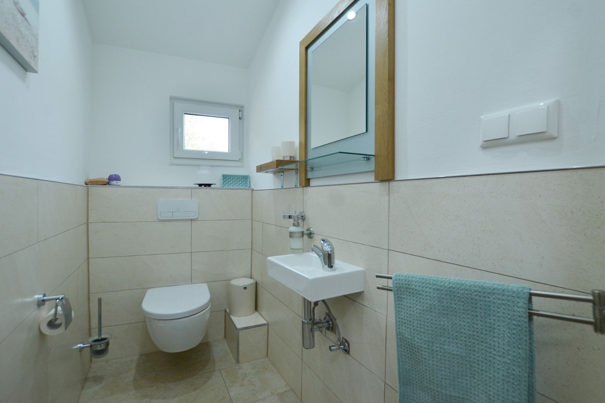 Golden and Green Acres Holiday Home with Pool and Sauna - Three Bedroom Holiday Home with Pool-Bathroom