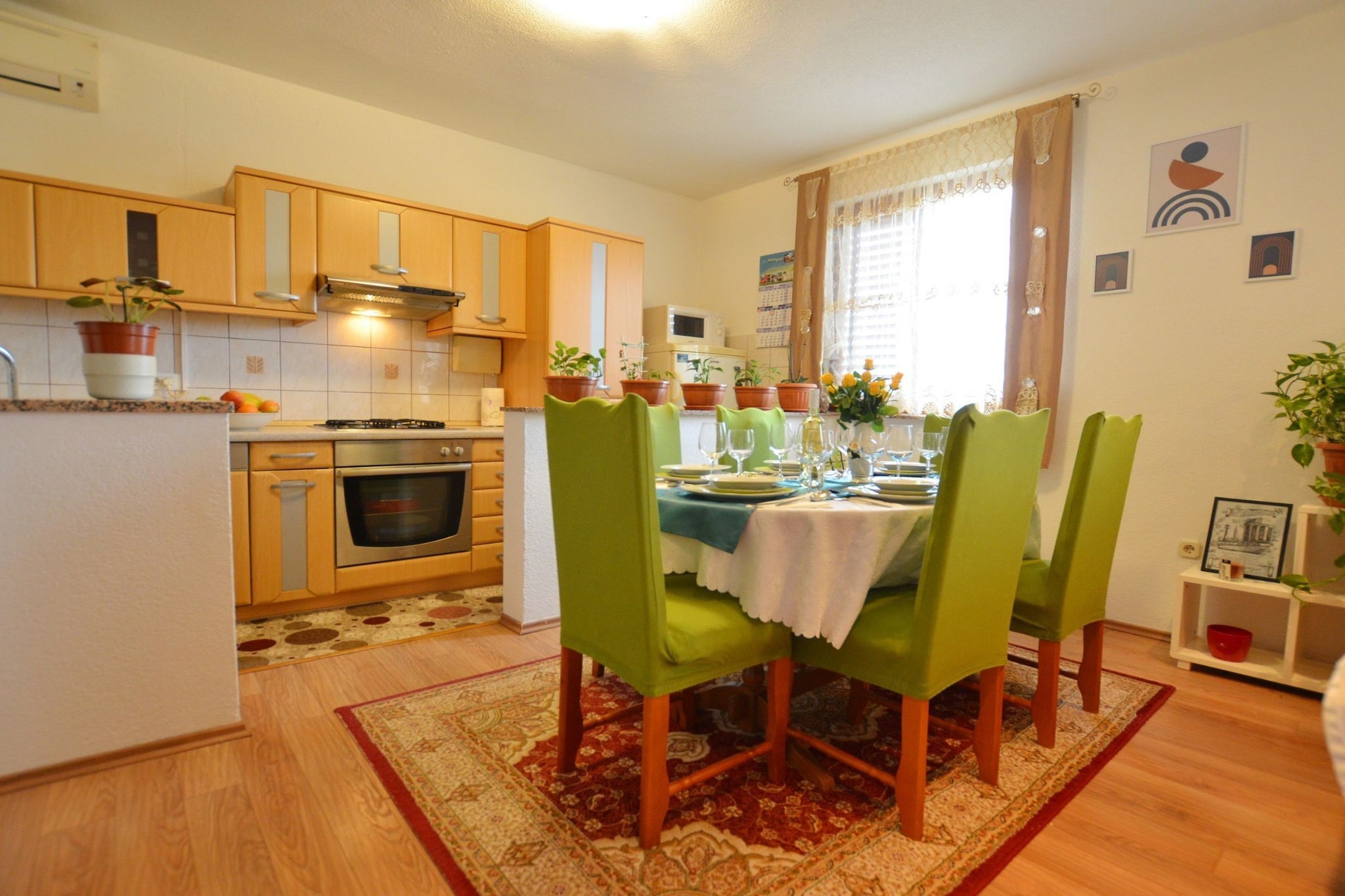 Family-Friendly Apartment near Rovinj - Two Bedroom Apartment-Dining room
