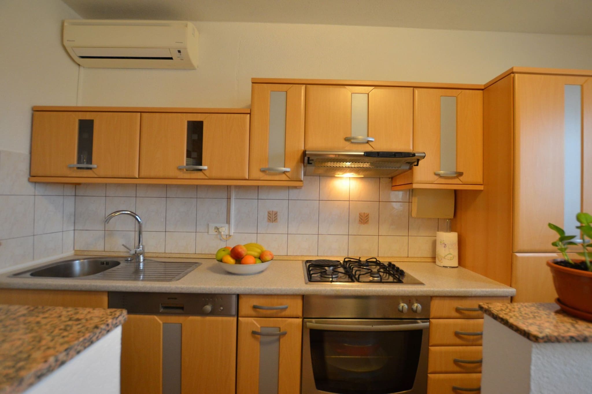 Family-Friendly Apartment near Rovinj - Two Bedroom Apartment-Kitchen