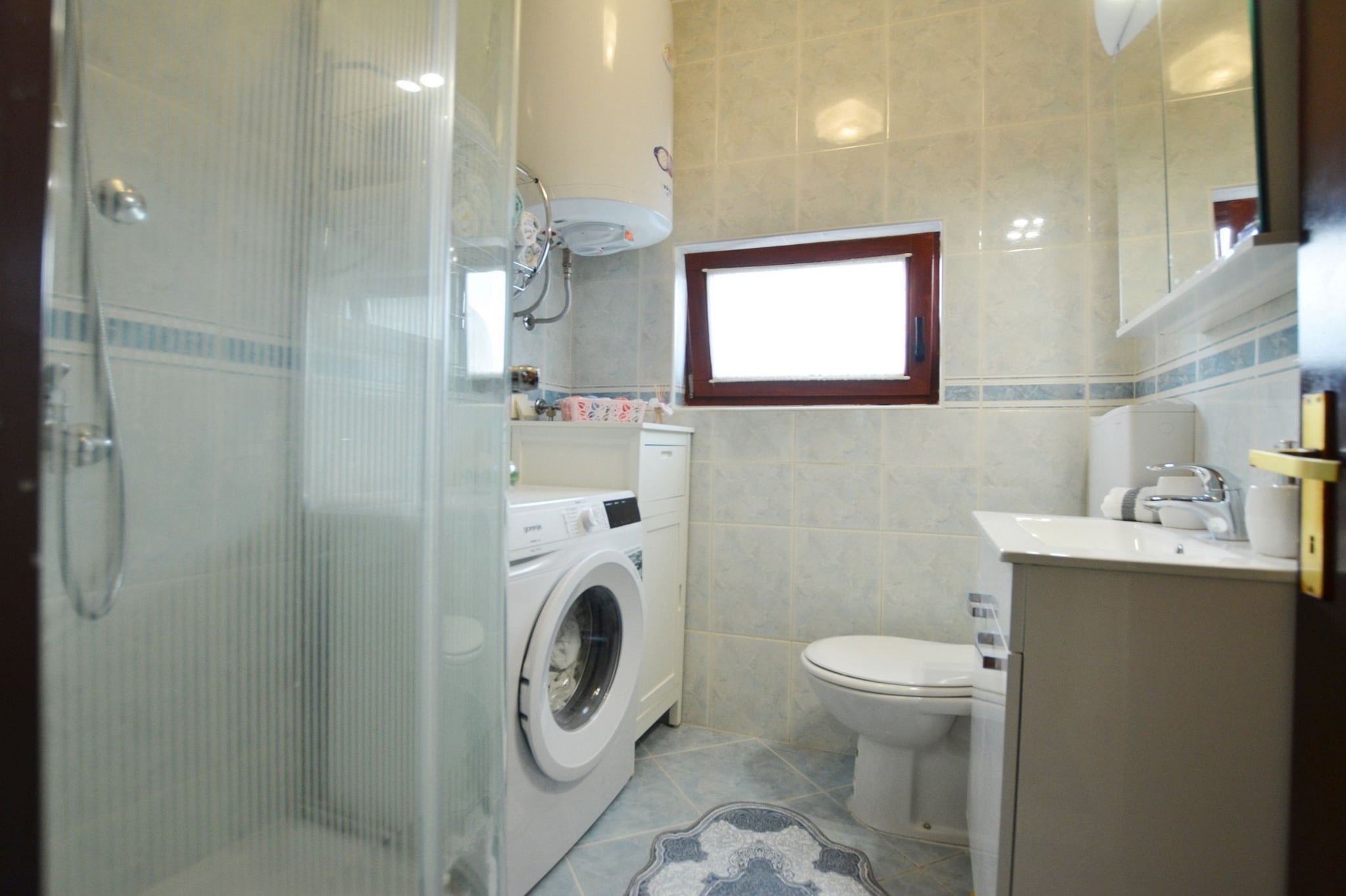 Family-Friendly Apartment near Rovinj - Two Bedroom Apartment-Bathroom