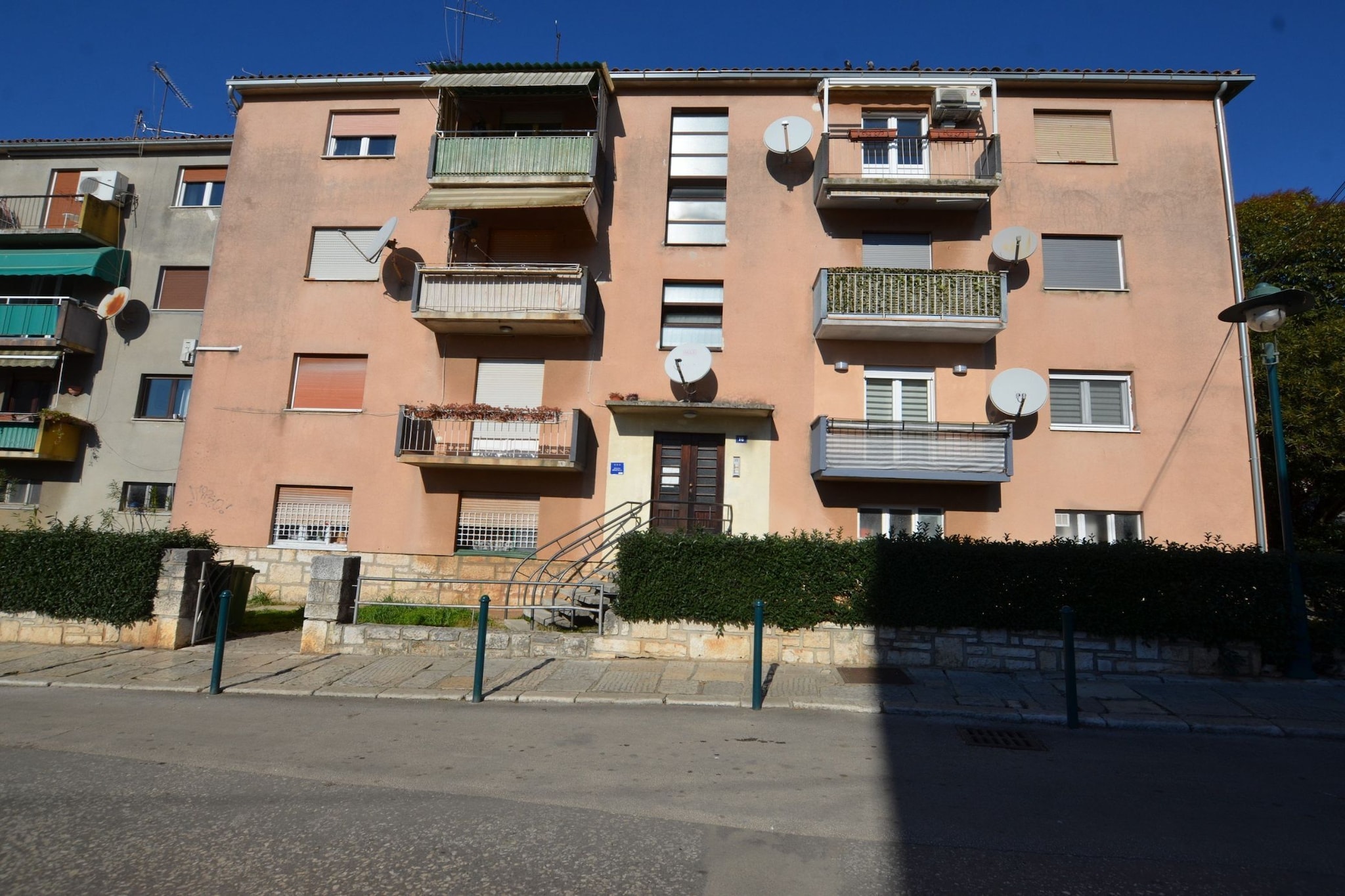 Warm and Welcoming Apartment with Balcony - Two Bedroom Apartment with Balcony-Outdoor