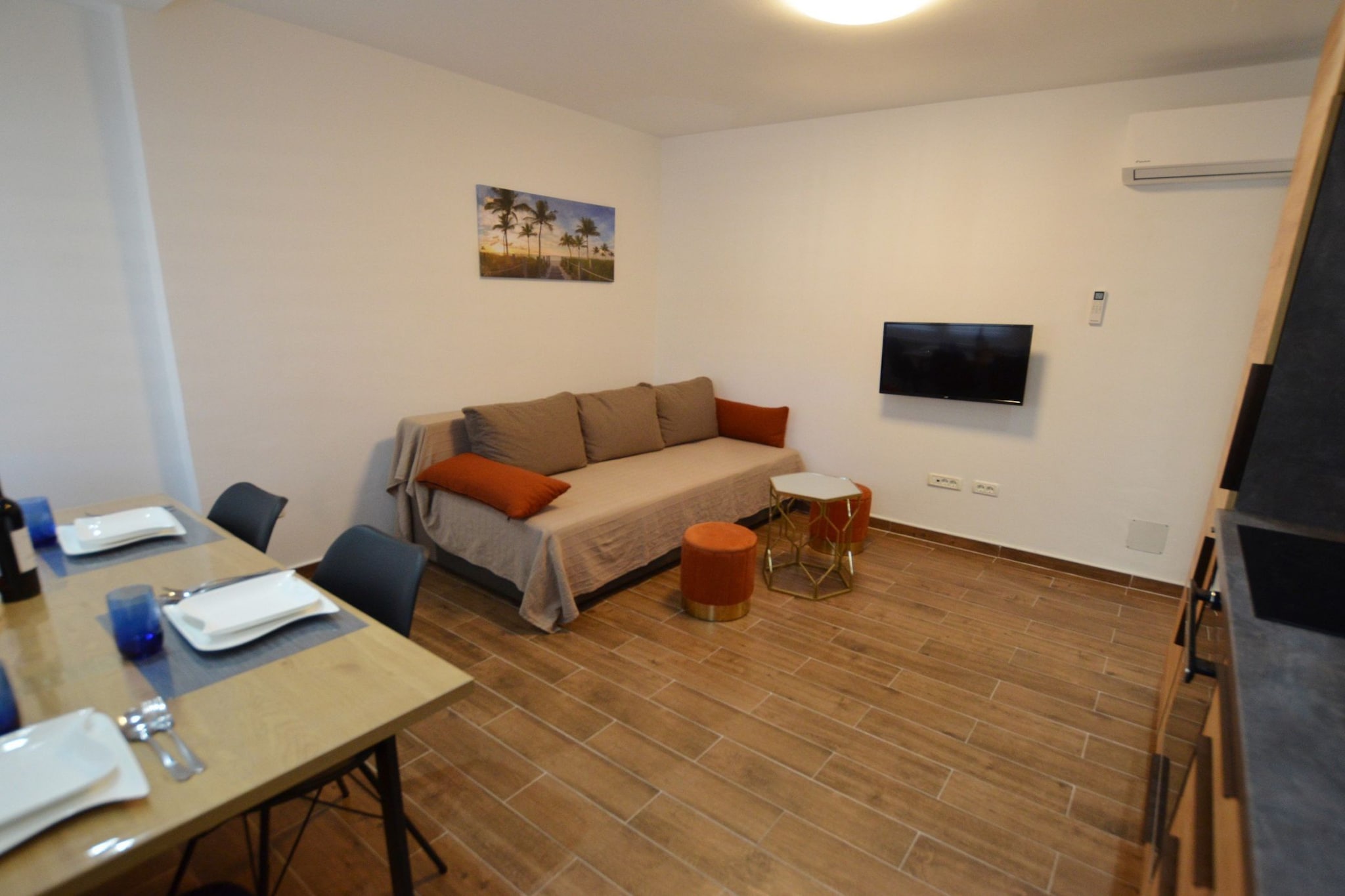 Warm and Welcoming Apartment with Balcony - Two Bedroom Apartment with Balcony