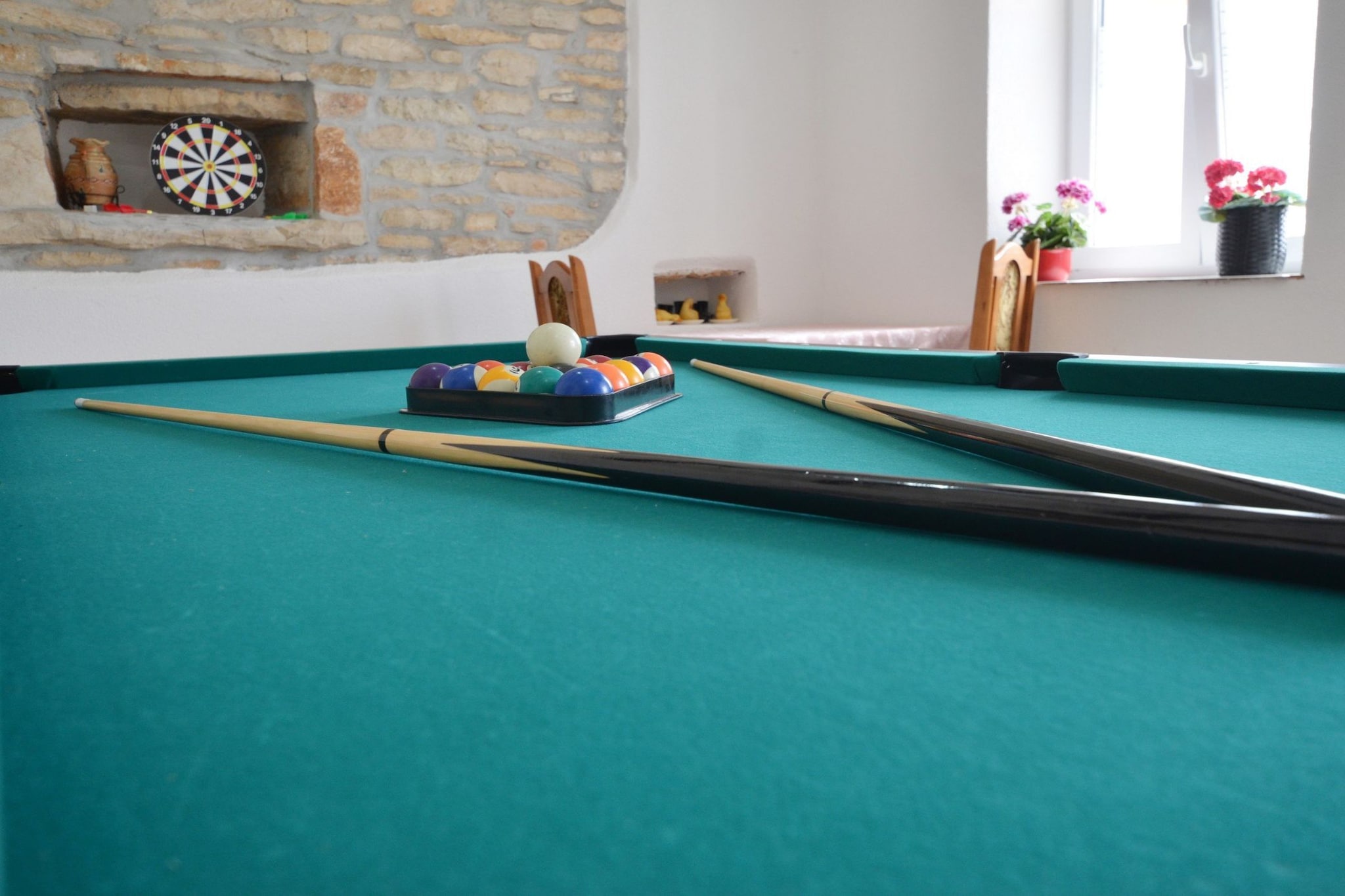 Idyllic Getaway Holiday Home with Pool - Three Bedroom Holiday Home with Pool-Innen