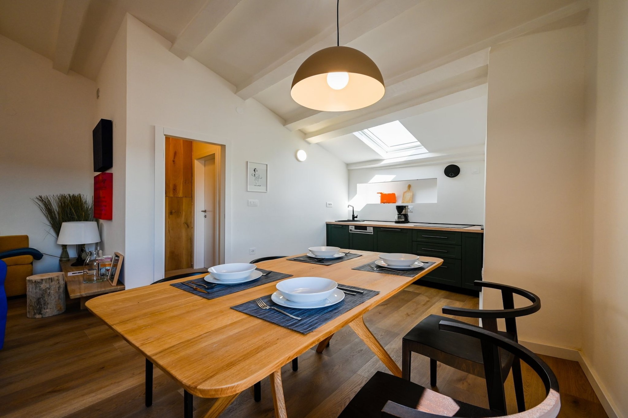 Radiant and Trendy Downtown Rovinj Apartment - One Bedroom Apartment-Dining room