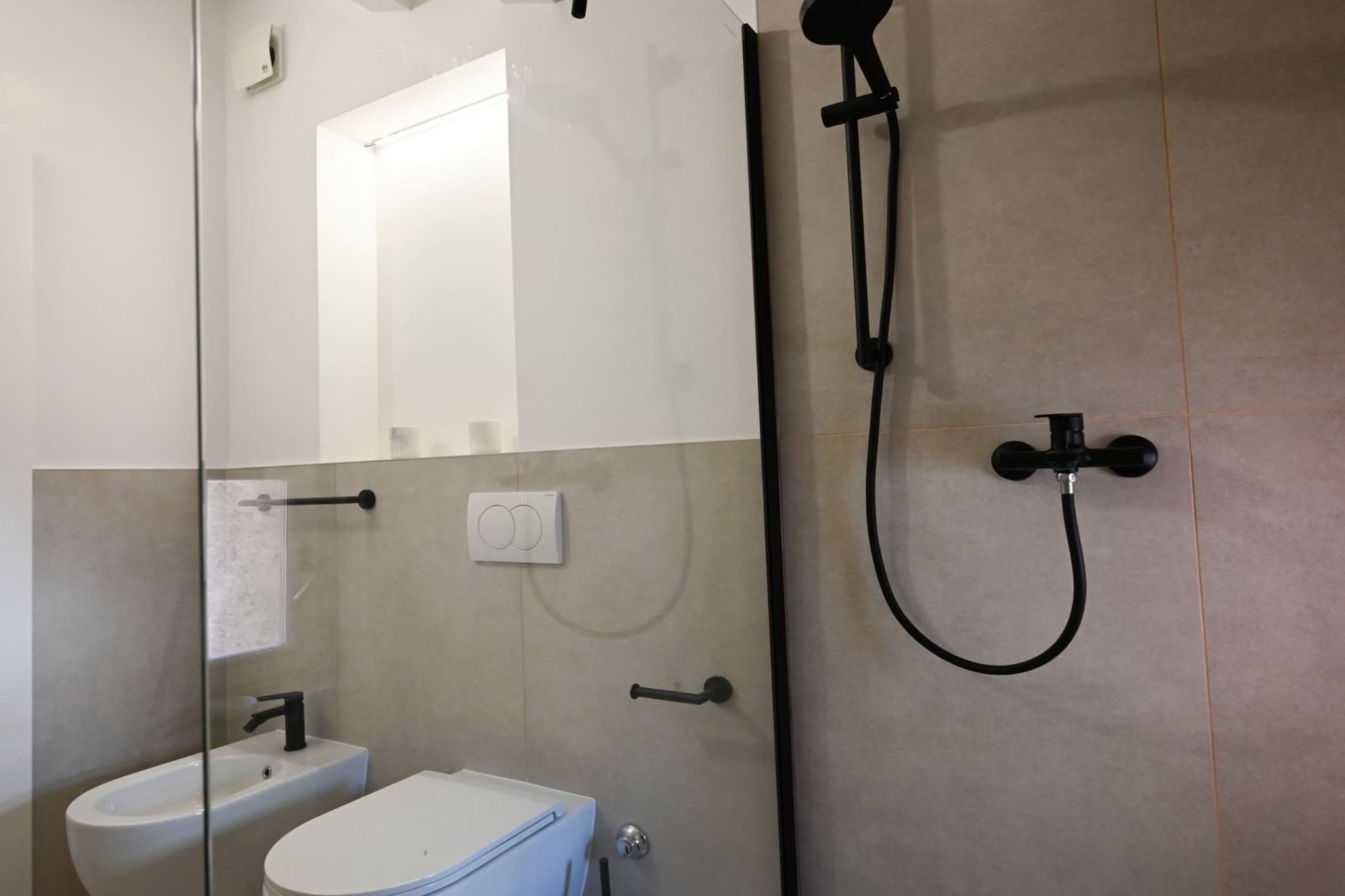 Radiant and Trendy Downtown Rovinj Apartment - One Bedroom Apartment-Bathroom