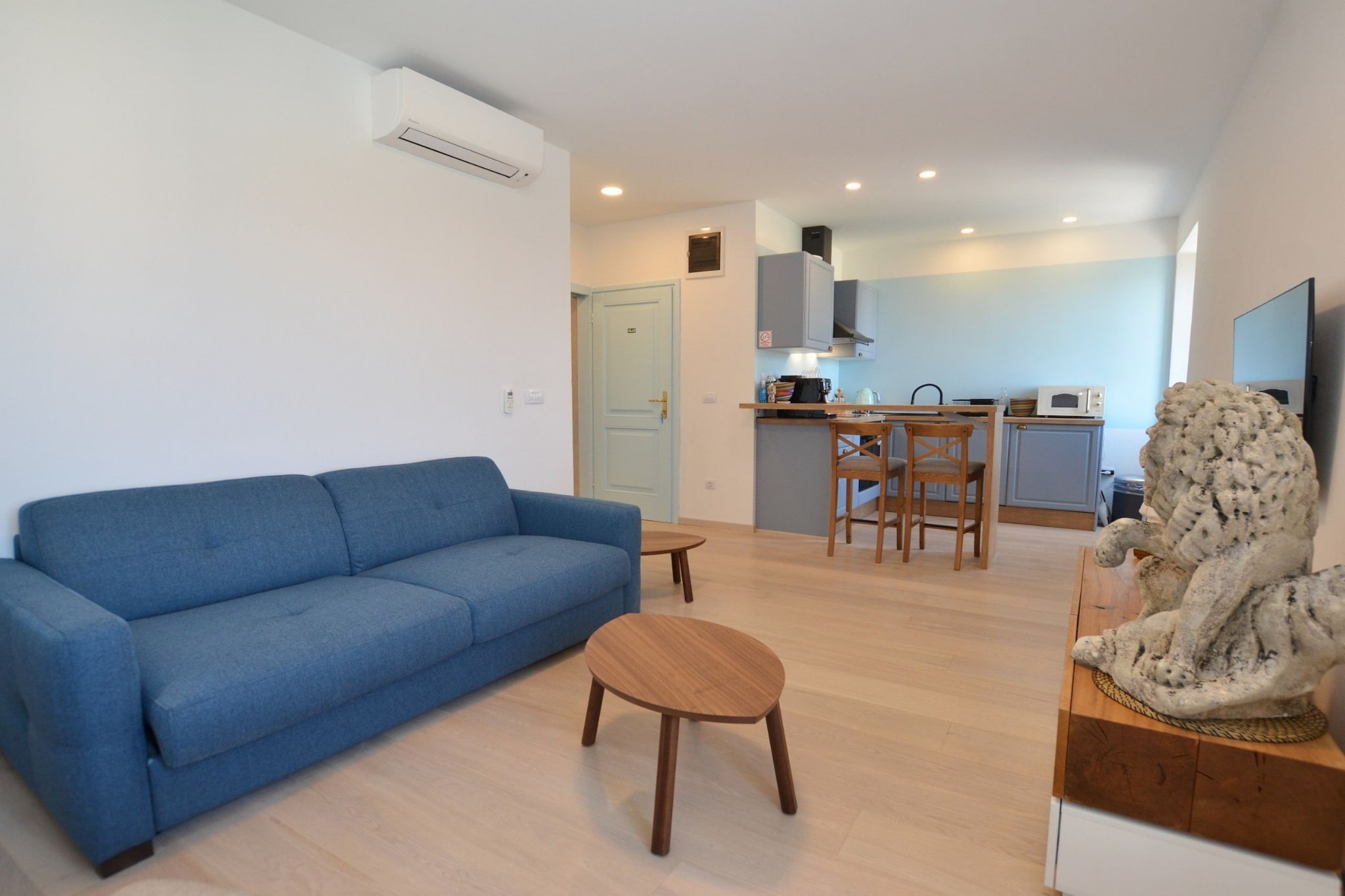 Sunny Rovinj Apartment with Sea View - One Bedroom Apartment with Sea View-Living room