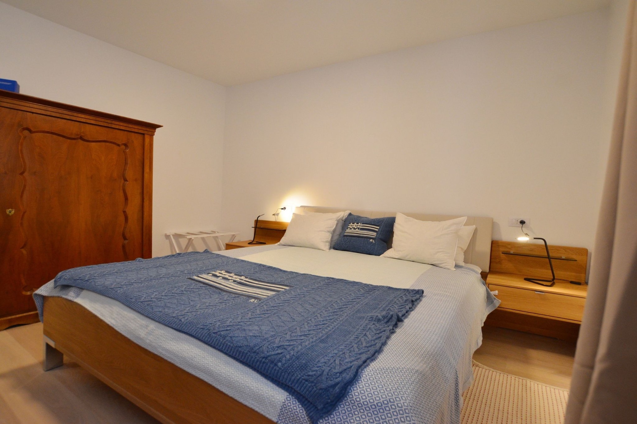 Sunny Rovinj Apartment with Sea View - One Bedroom Apartment with Sea View-Bedroom