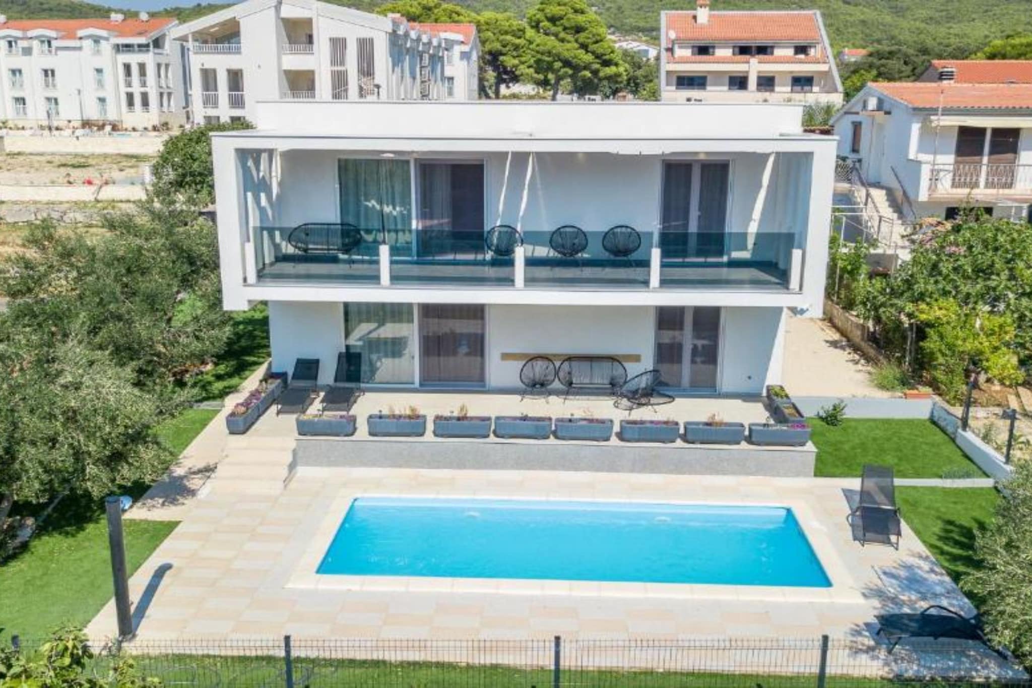 Five Bedroom Villa-Piscine
