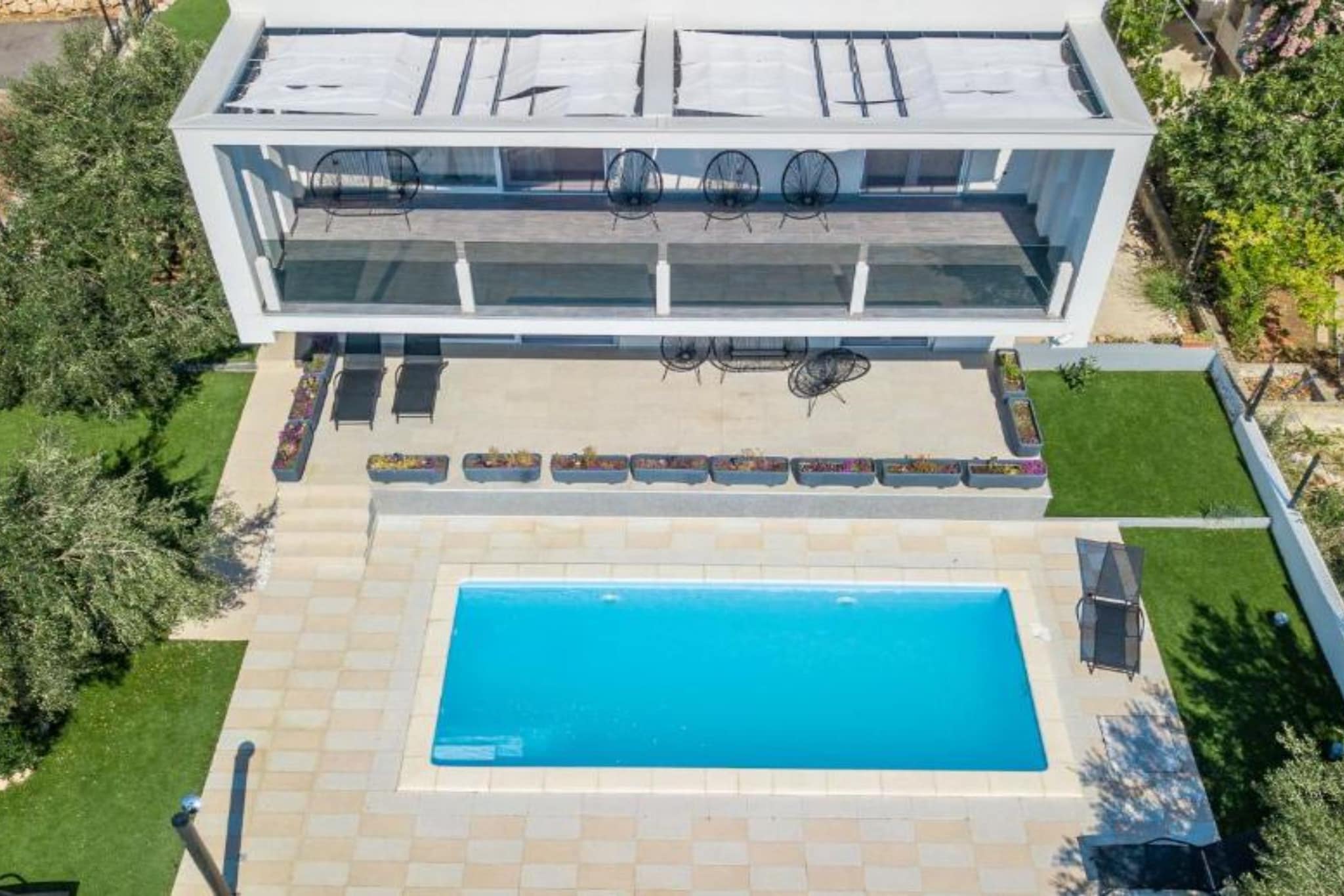 Five Bedroom Villa-Piscine