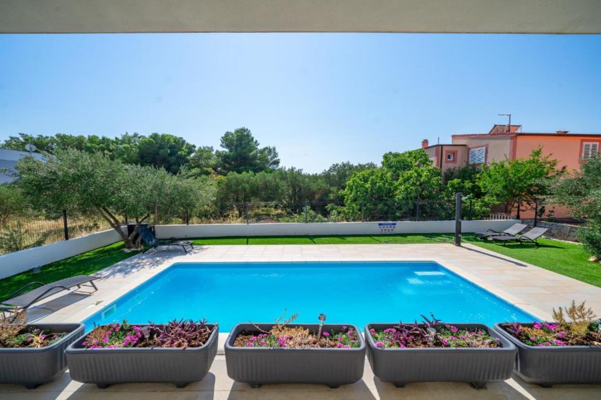 Five Bedroom Villa-Piscine