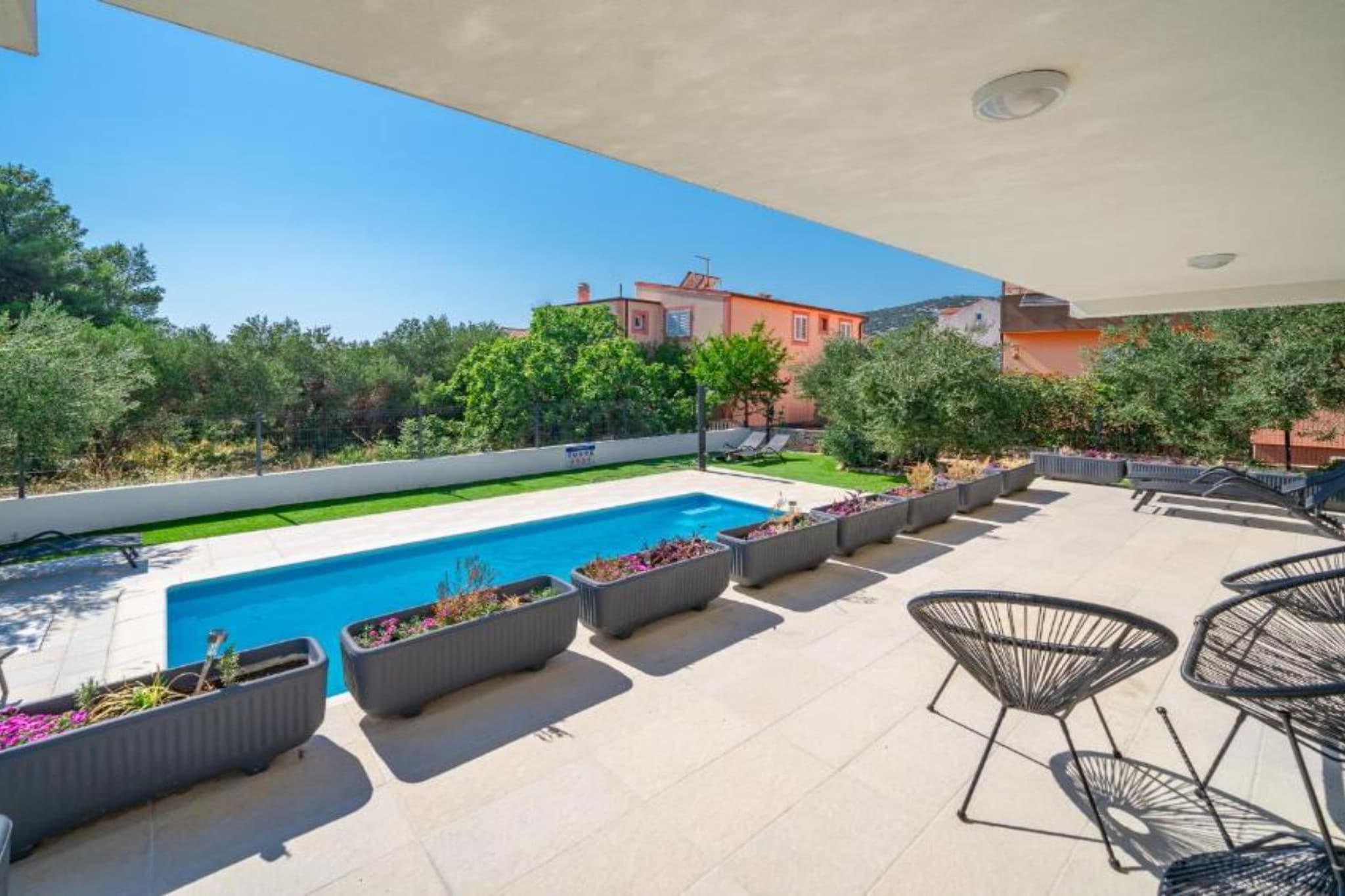Five Bedroom Villa-Piscine
