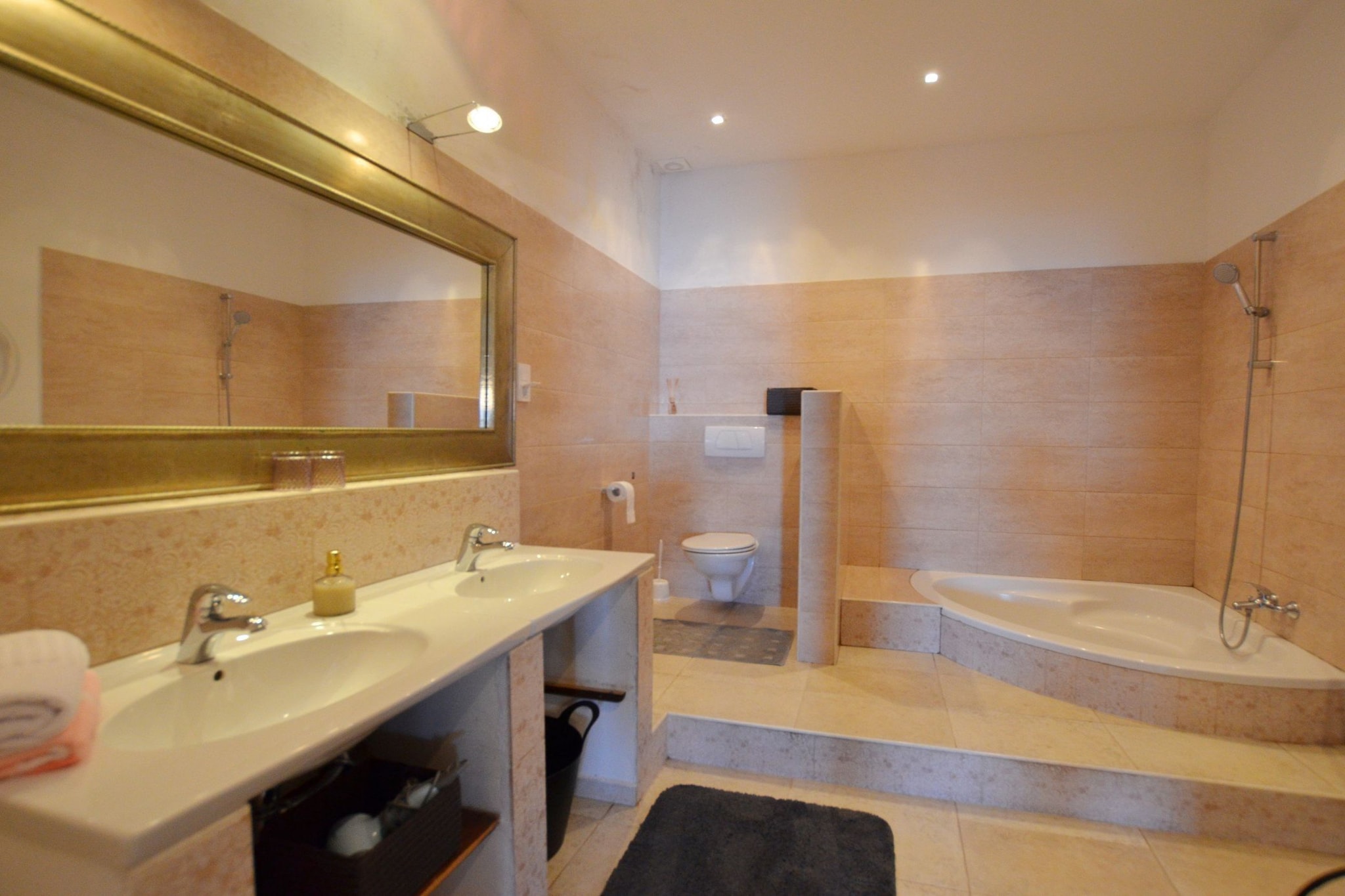 Waterside Cove Oasis Apartment Rovinj - One Bedroom Apartment with Sea View-Bathroom