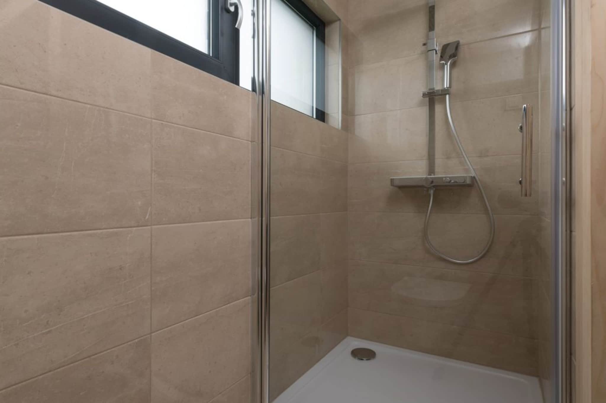Holiday Home Arbaro - Three Bedroom Holiday Home with Pool-Badkamer