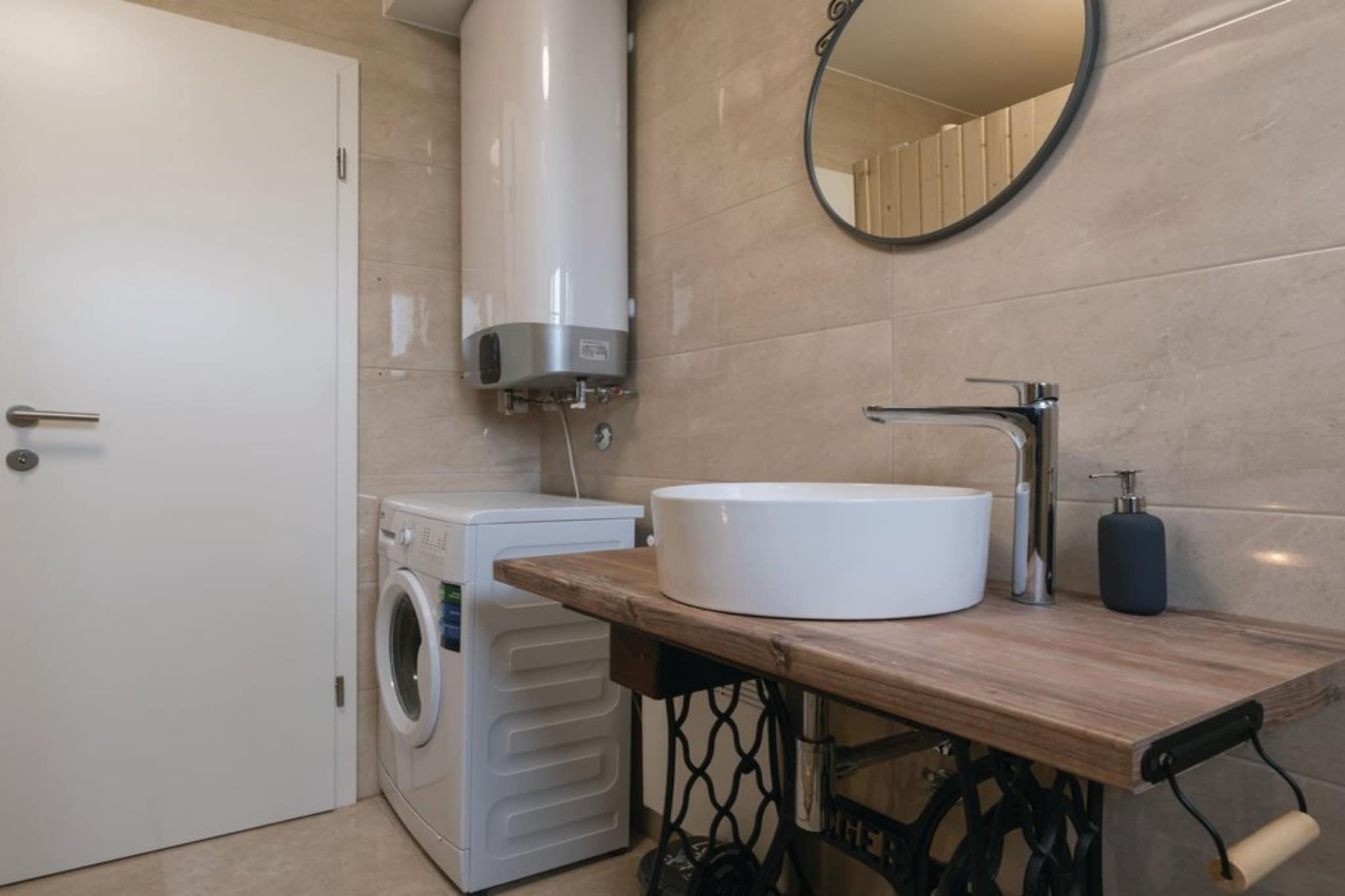 Holiday Home Arbaro - Three Bedroom Holiday Home with Pool-Badkamer