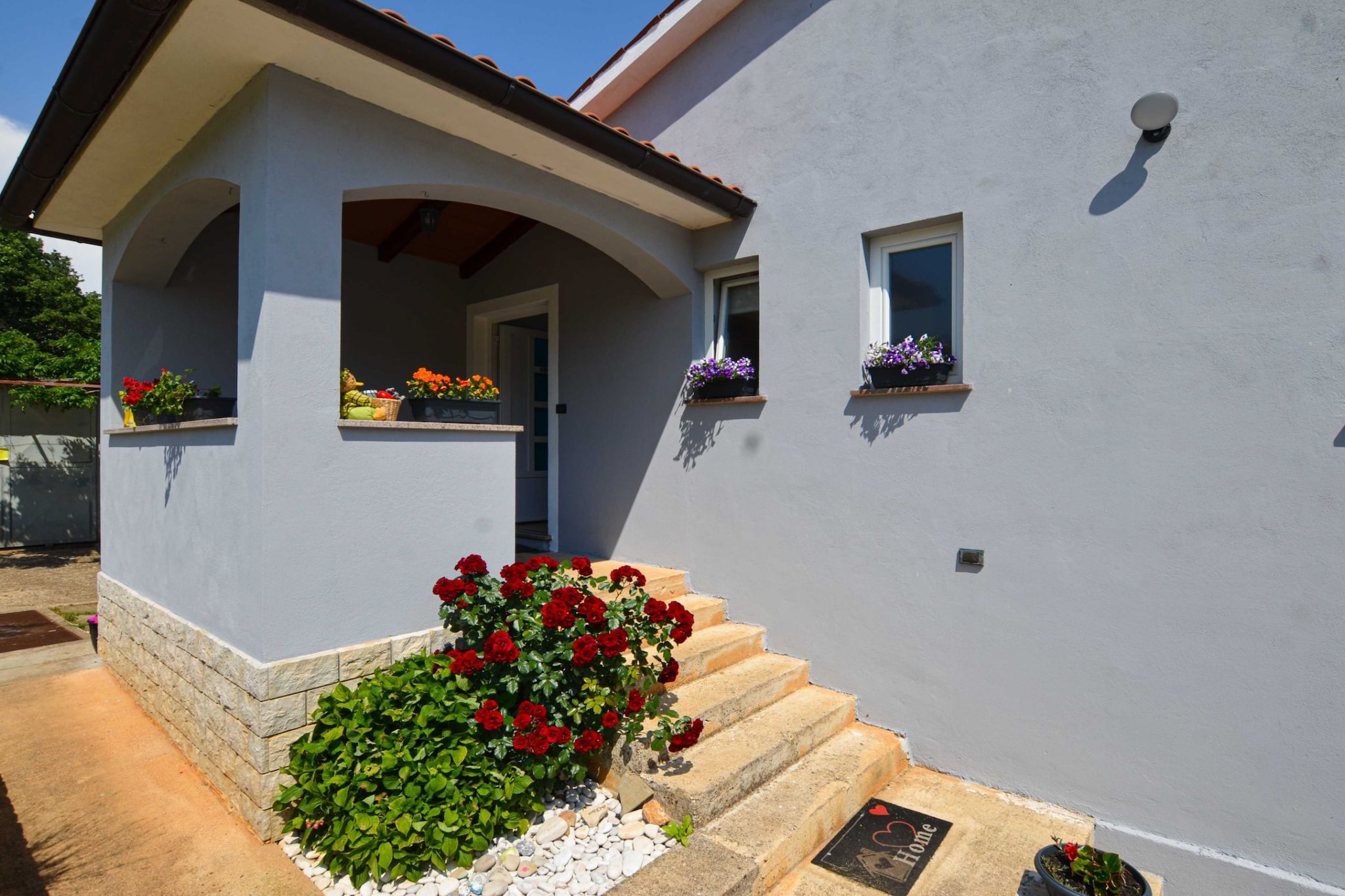 Radovani Peaceful and Serene Apartment with Terrace - Two Bedroom Apartment with Terrace-Buitenlucht