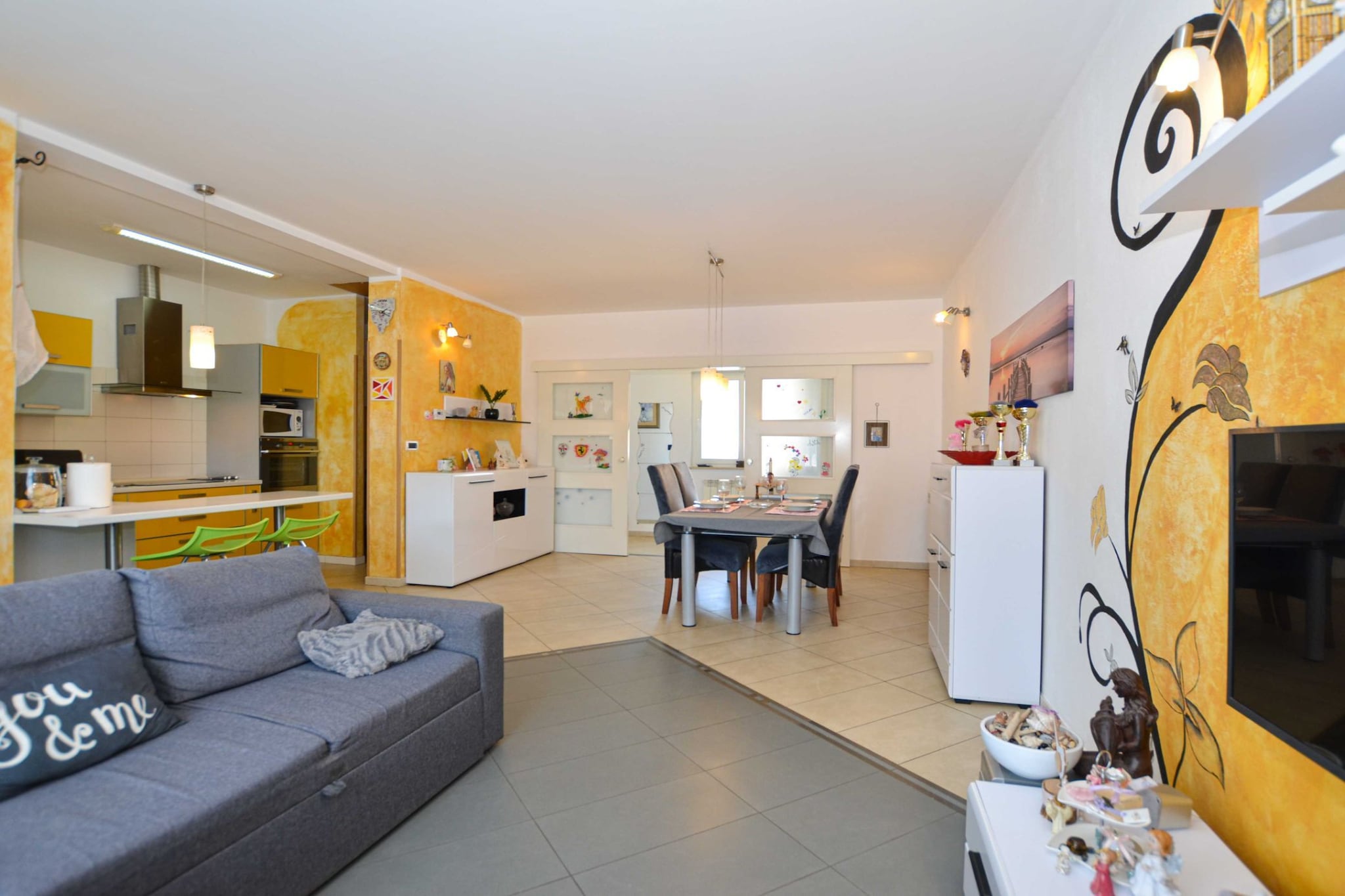 Radovani Peaceful and Serene Apartment with Terrace - Two Bedroom Apartment with Terrace-Woonkamer