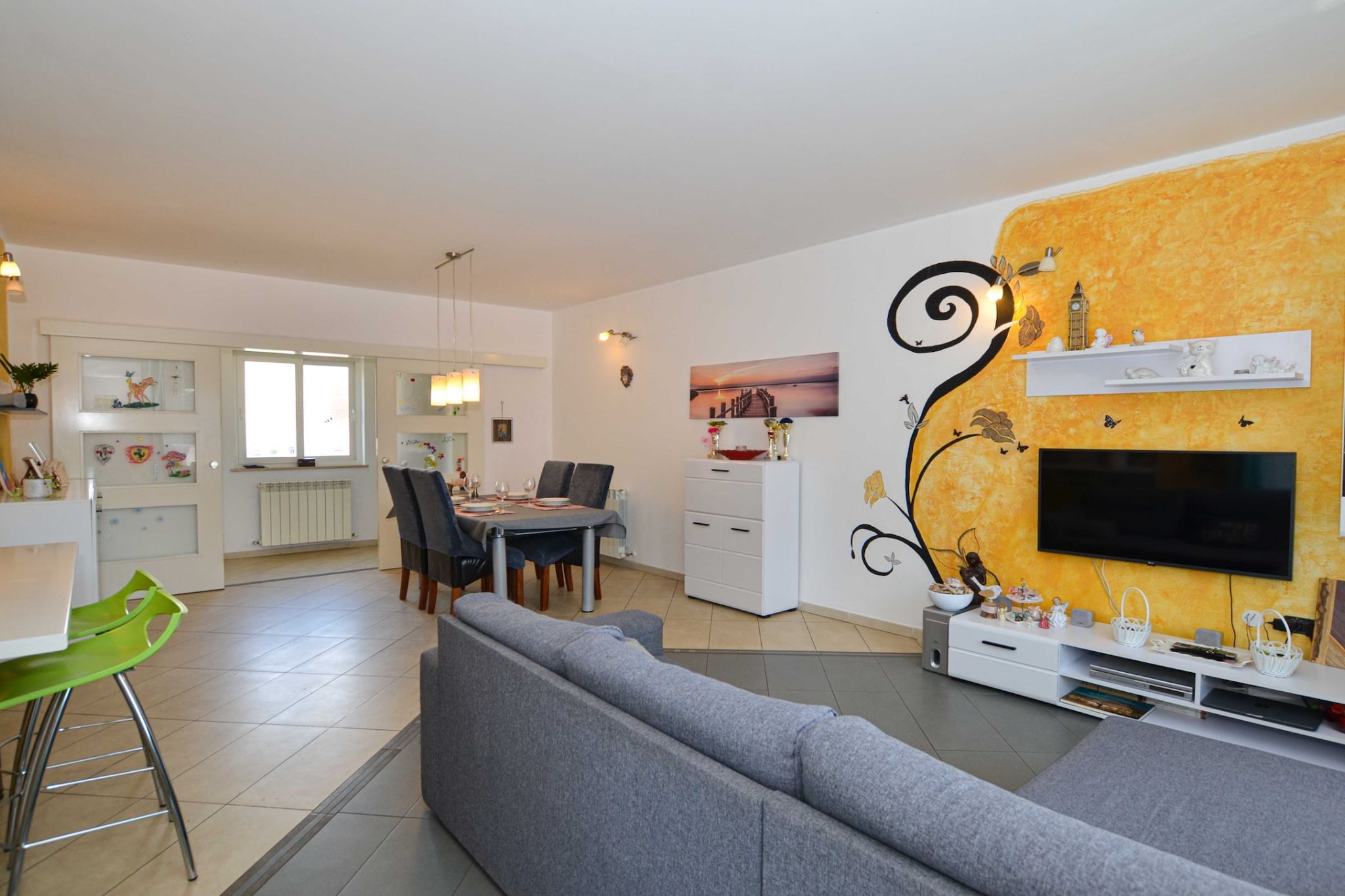 Radovani Peaceful and Serene Apartment with Terrace - Two Bedroom Apartment with Terrace-Woonkamer