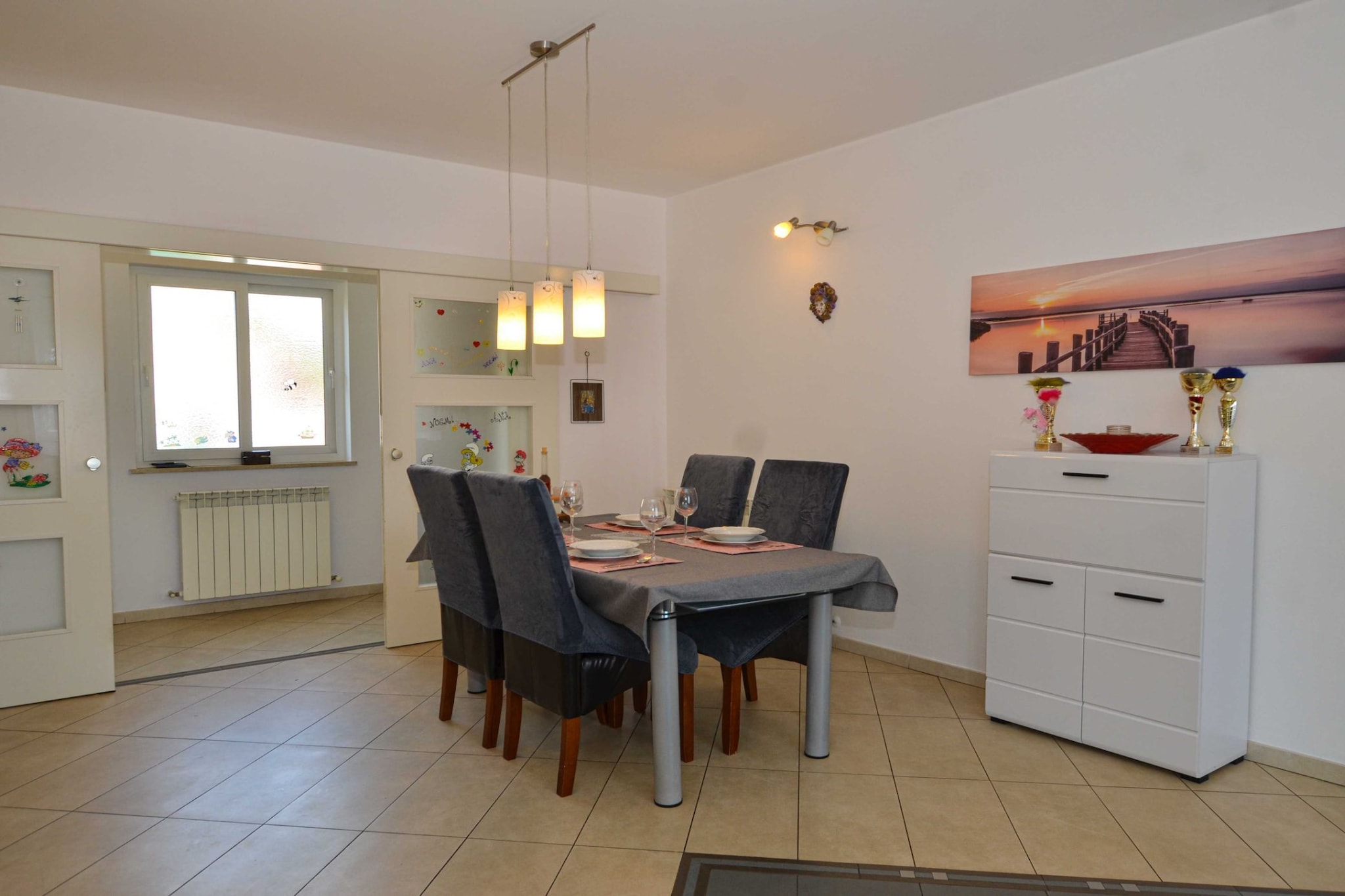 Radovani Peaceful and Serene Apartment with Terrace - Two Bedroom Apartment with Terrace-Eetkamer