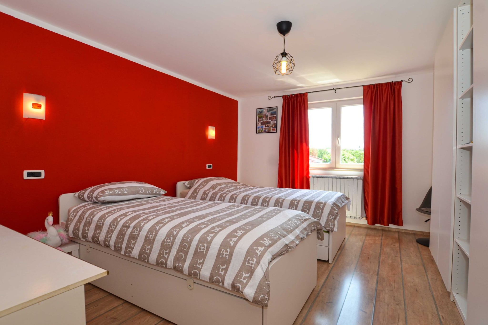 Radovani Peaceful and Serene Apartment with Terrace - Two Bedroom Apartment with Terrace