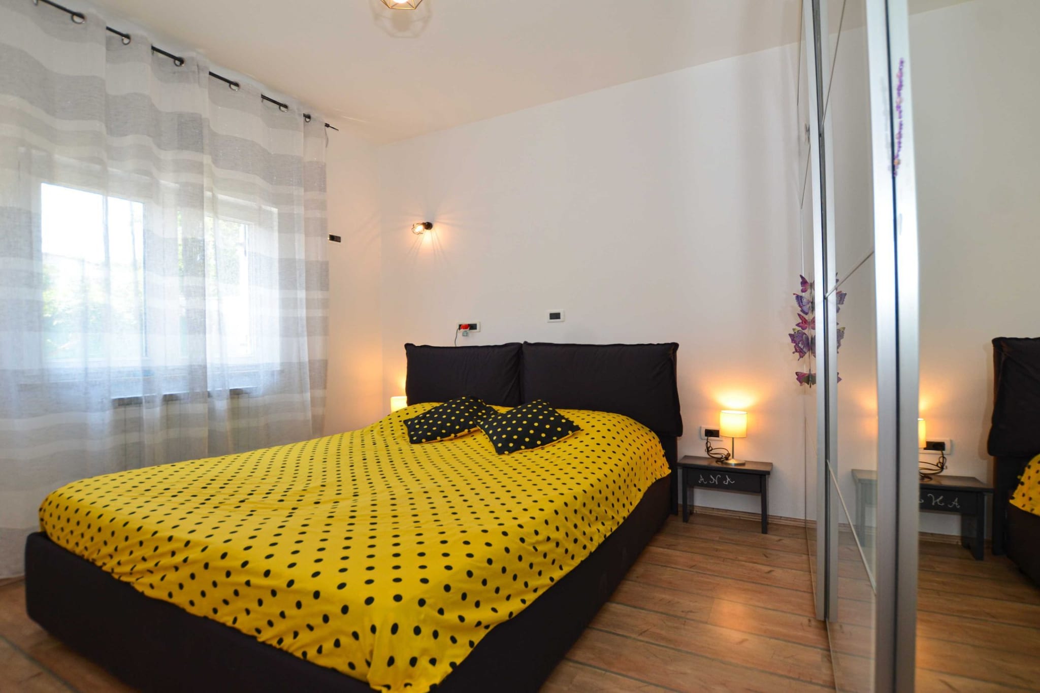 Radovani Peaceful and Serene Apartment with Terrace - Two Bedroom Apartment with Terrace-Slaapkamer