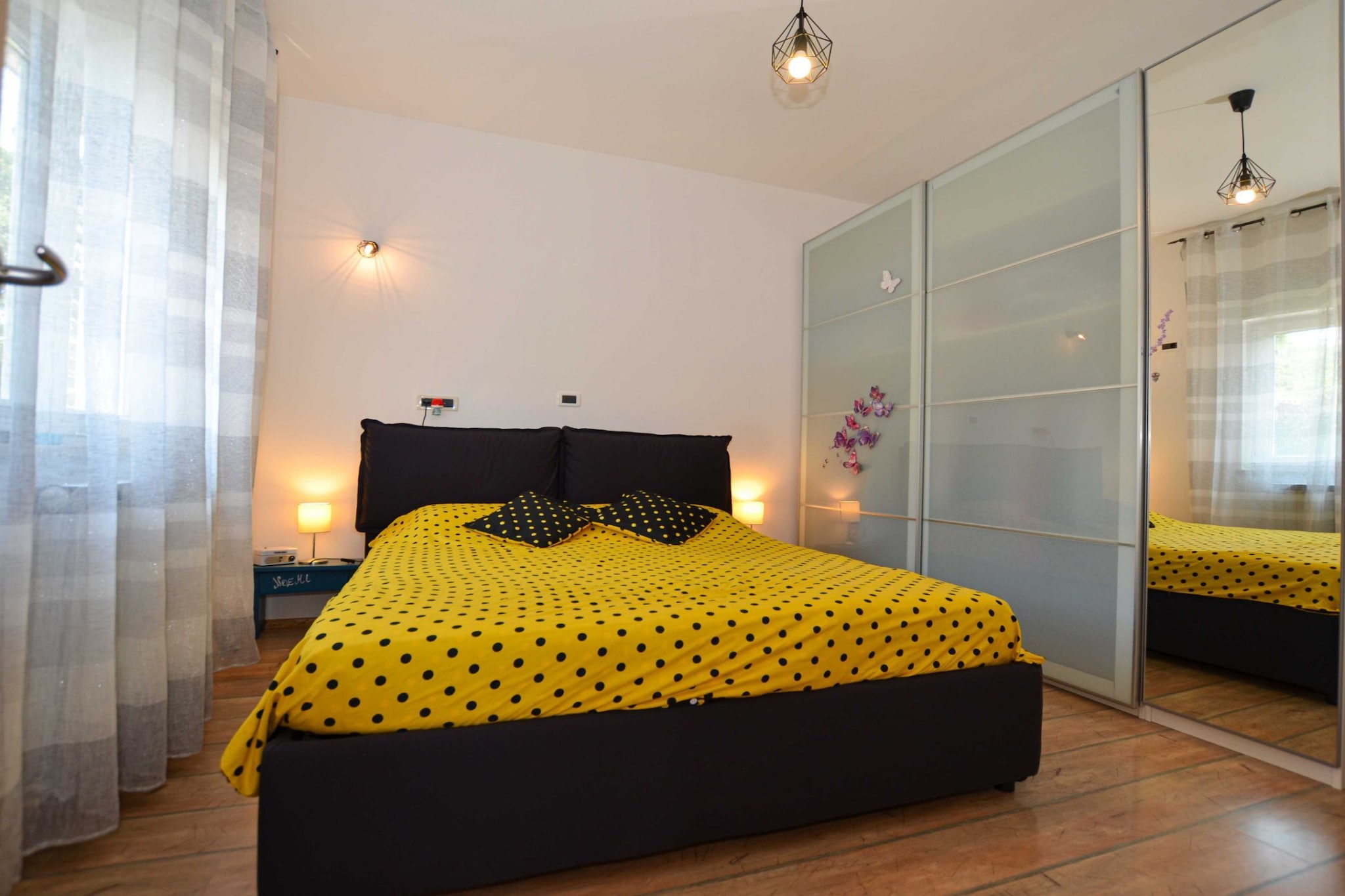 Radovani Peaceful and Serene Apartment with Terrace - Two Bedroom Apartment with Terrace-Slaapkamer