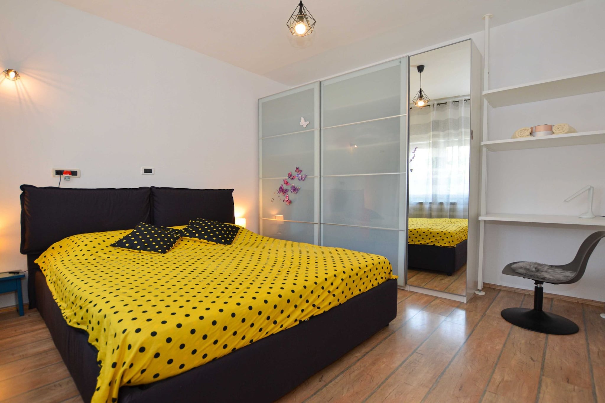 Radovani Peaceful and Serene Apartment with Terrace - Two Bedroom Apartment with Terrace-Slaapkamer