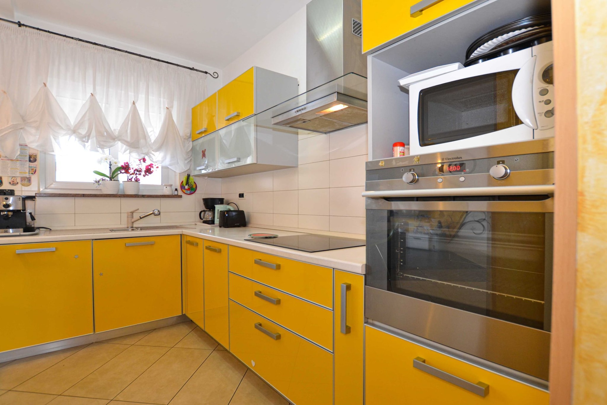Radovani Peaceful and Serene Apartment with Terrace - Two Bedroom Apartment with Terrace-Keuken