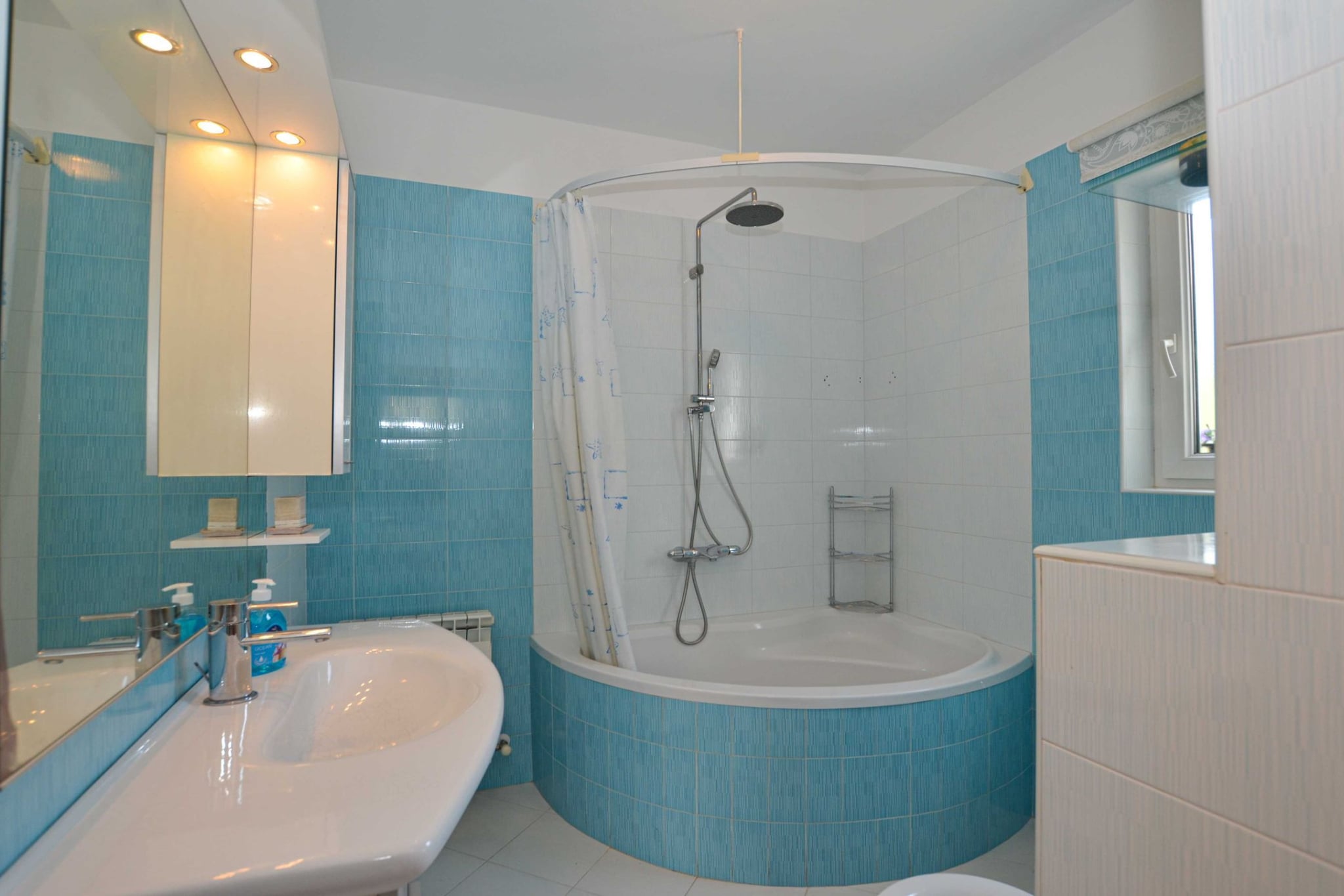 Radovani Peaceful and Serene Apartment with Terrace - Two Bedroom Apartment with Terrace-Badkamer