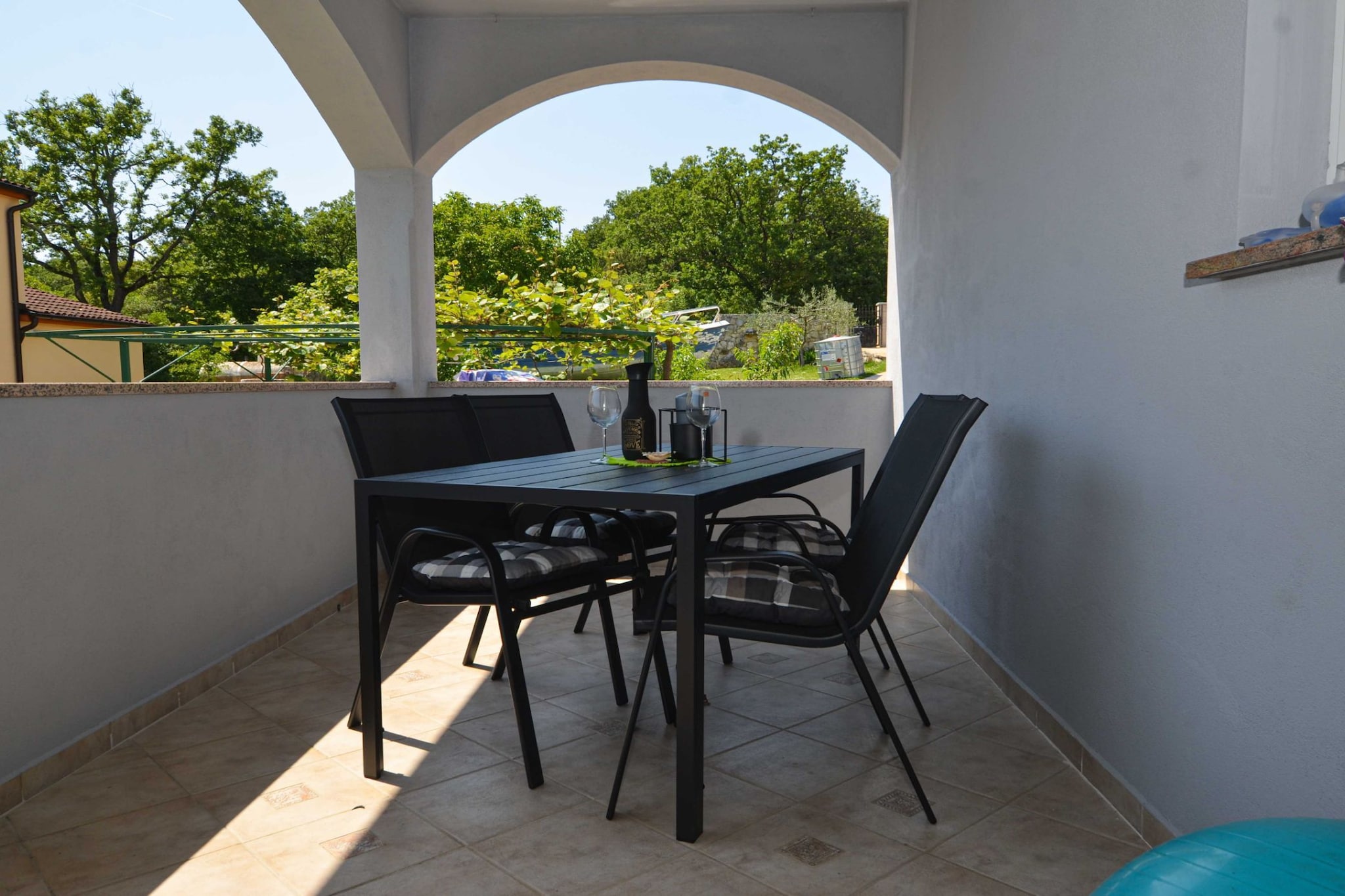 Radovani Peaceful and Serene Apartment with Terrace - Two Bedroom Apartment with Terrace-Terrasbalkon