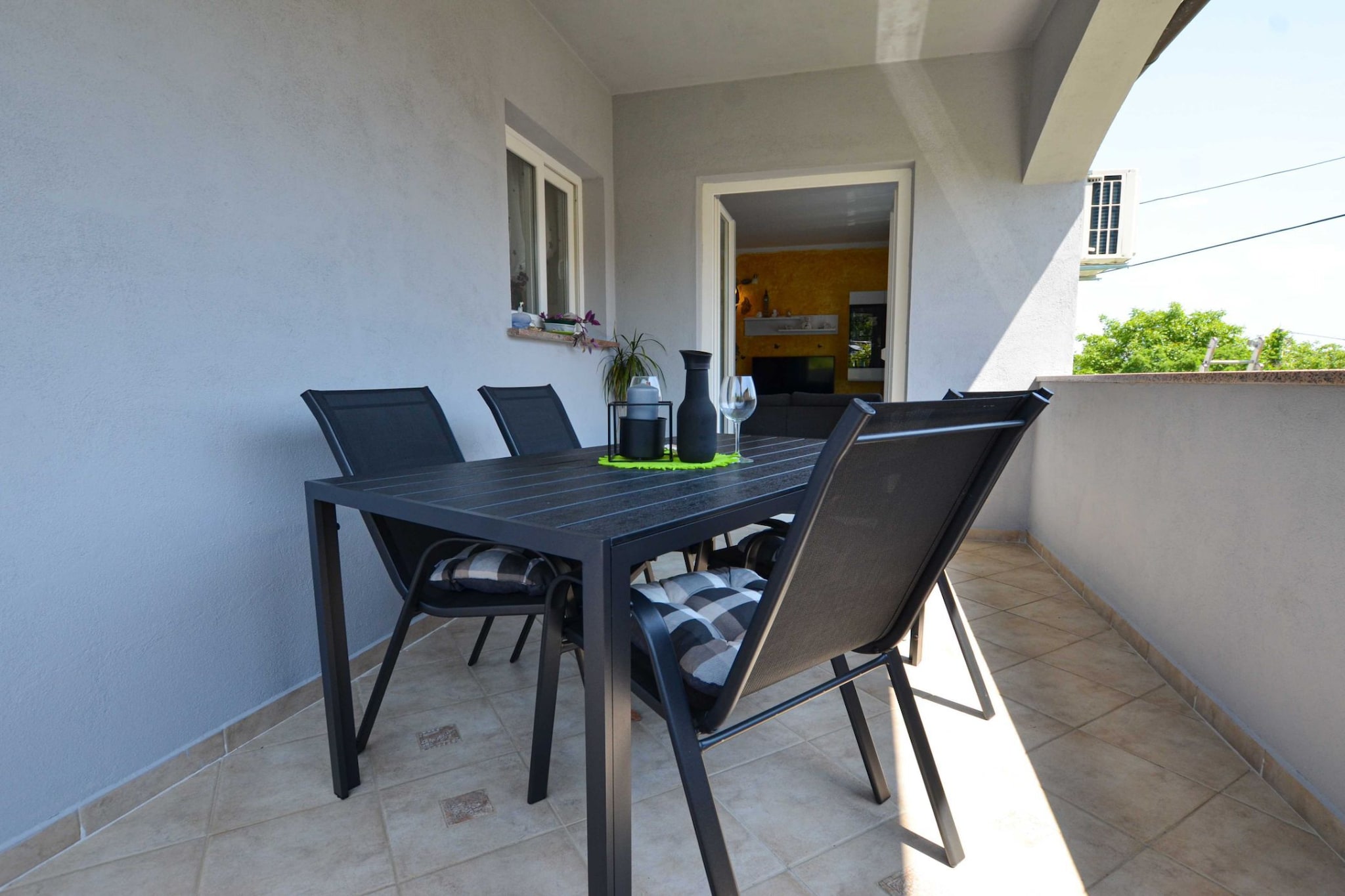 Radovani Peaceful and Serene Apartment with Terrace - Two Bedroom Apartment with Terrace