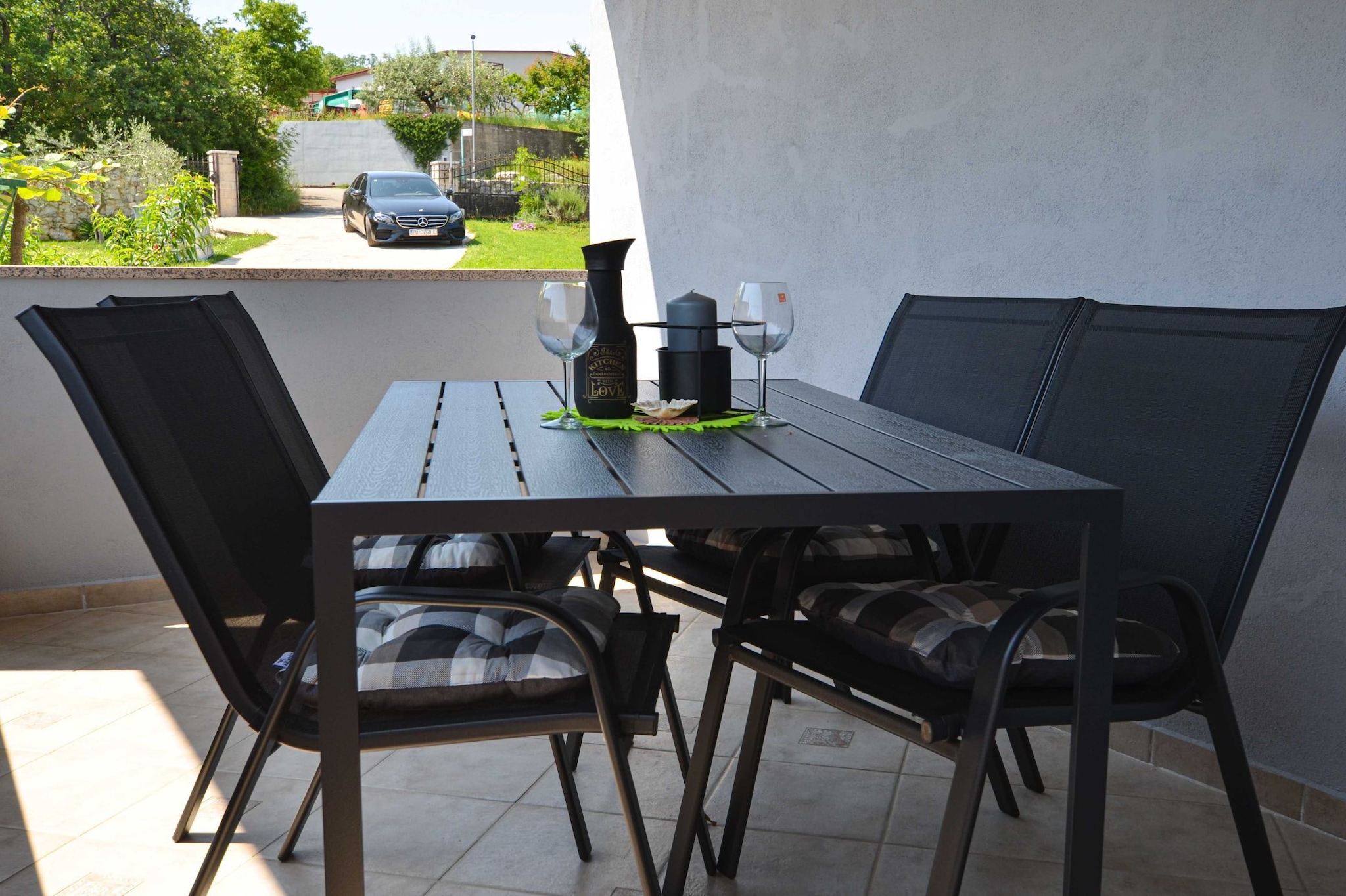 Radovani Peaceful and Serene Apartment with Terrace - Two Bedroom Apartment with Terrace-Terrasbalkon