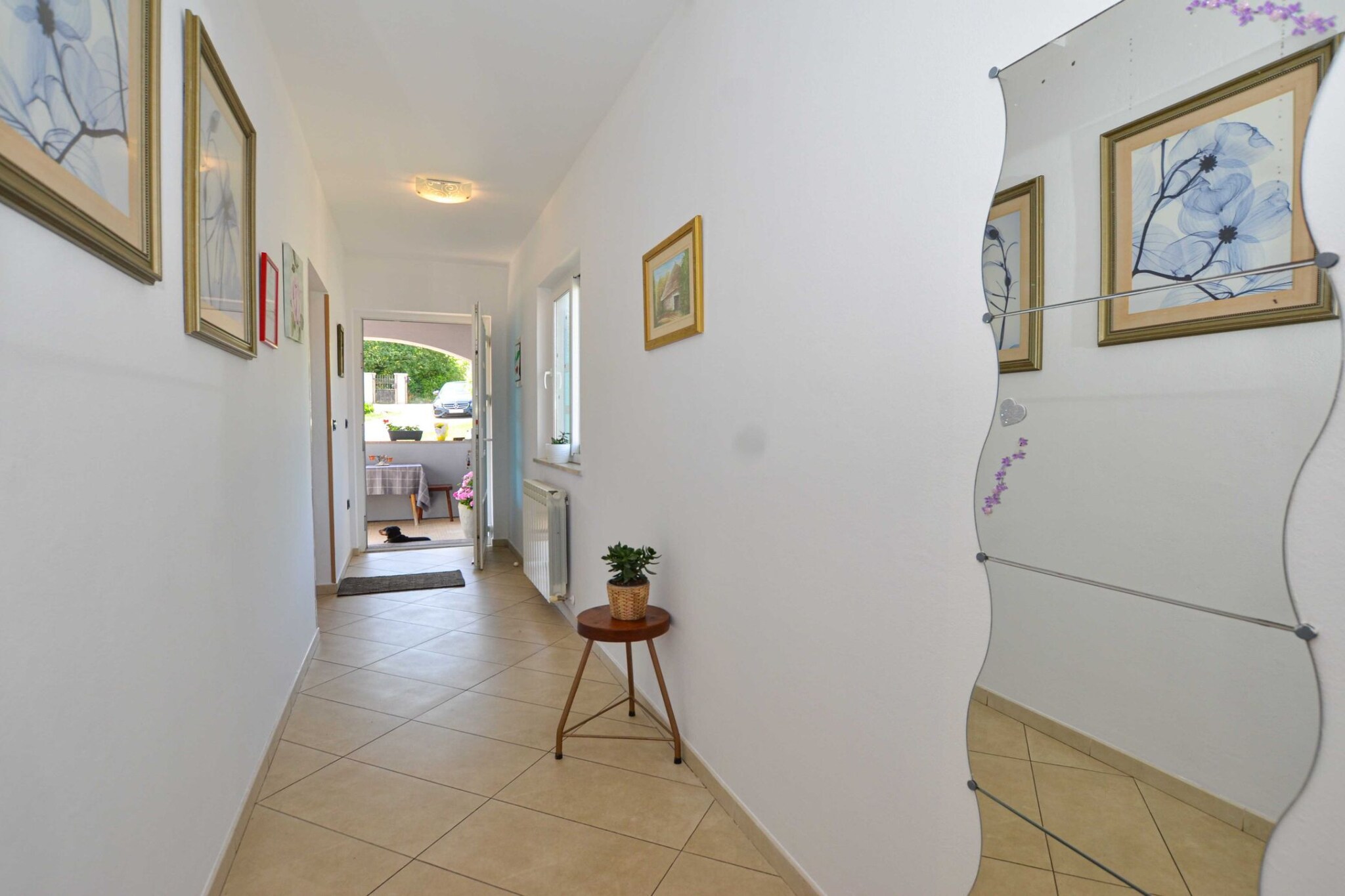 Radovani Peaceful and Serene Apartment with Terrace - Two Bedroom Apartment with Terrace-Binnen