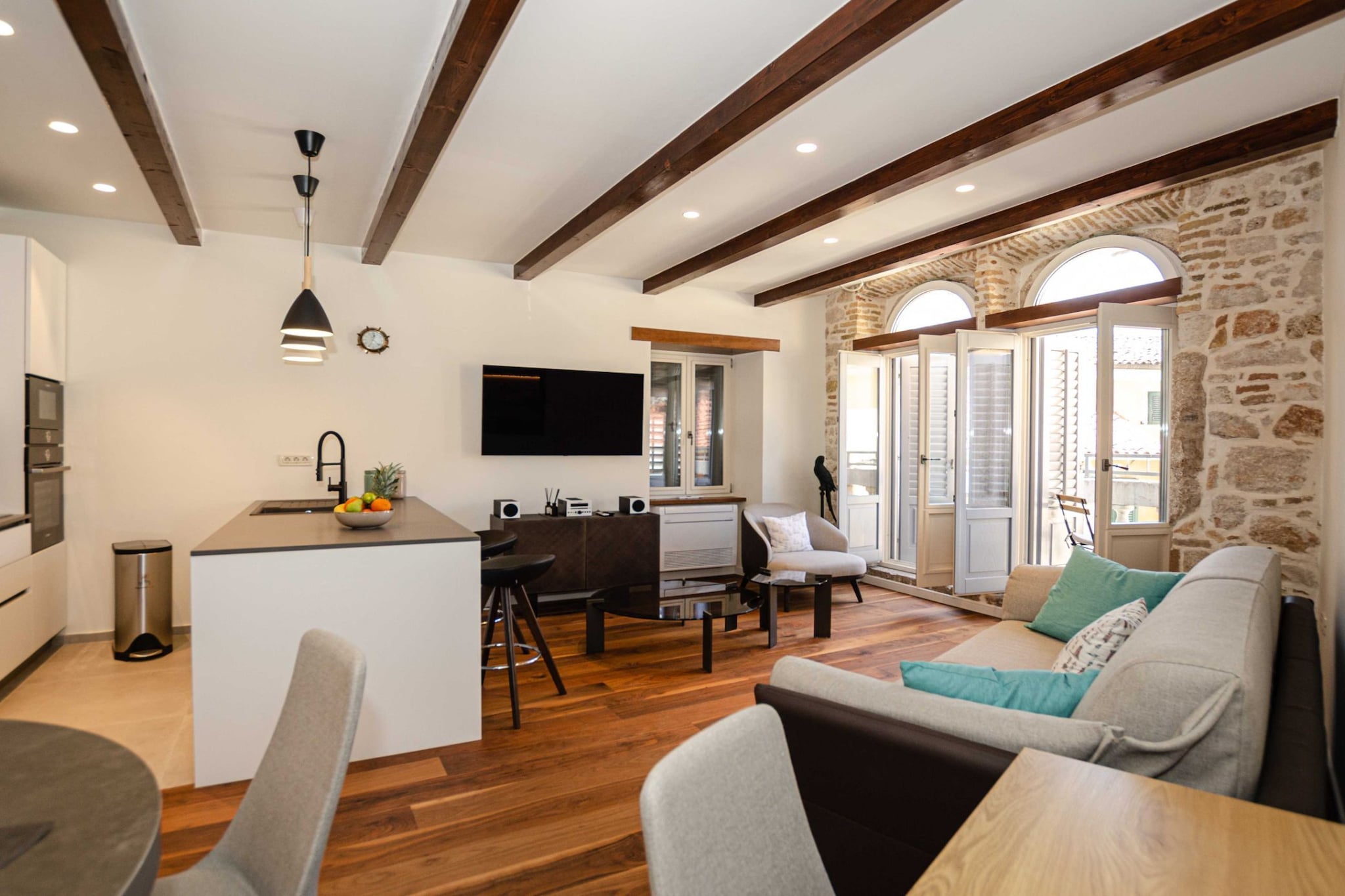 Luxury and Timeless Haven Apartment Rovinj - Two Bedroom Apartment with Balcony-Wohnzimmer