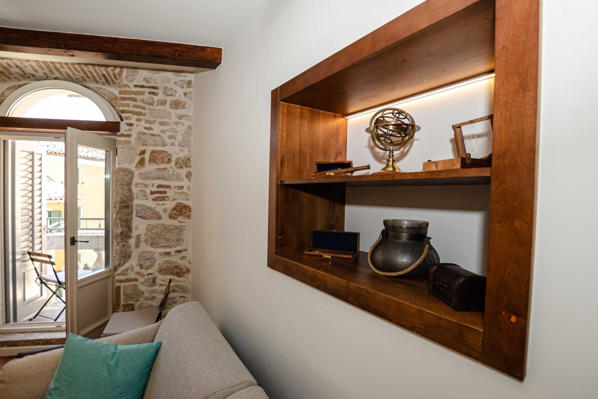 Luxury and Timeless Haven Apartment Rovinj - Two Bedroom Apartment with Balcony-Wohnzimmer