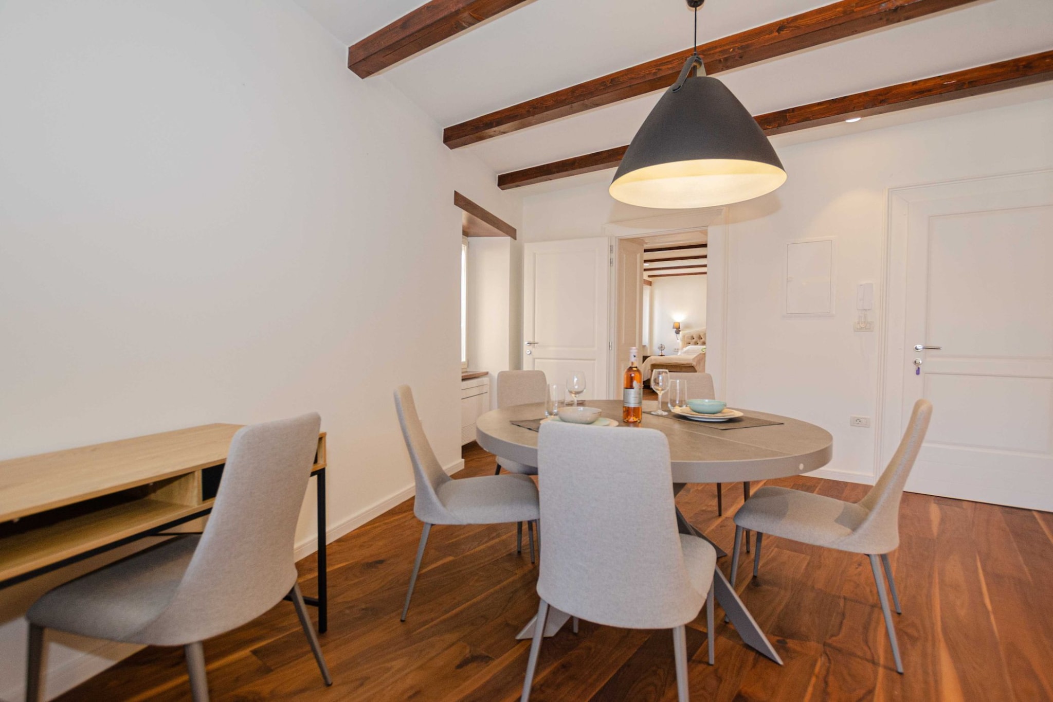 Luxury and Timeless Haven Apartment Rovinj - Two Bedroom Apartment with Balcony-Esszimmer