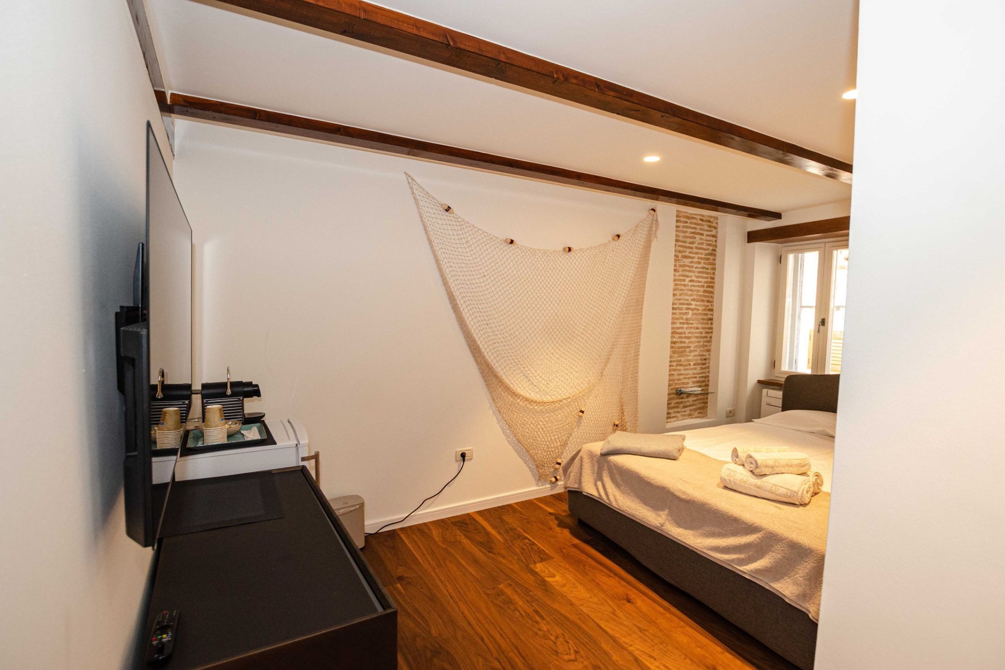 Luxury and Timeless Haven Apartment Rovinj - Two Bedroom Apartment with Balcony-Schlafzimmer