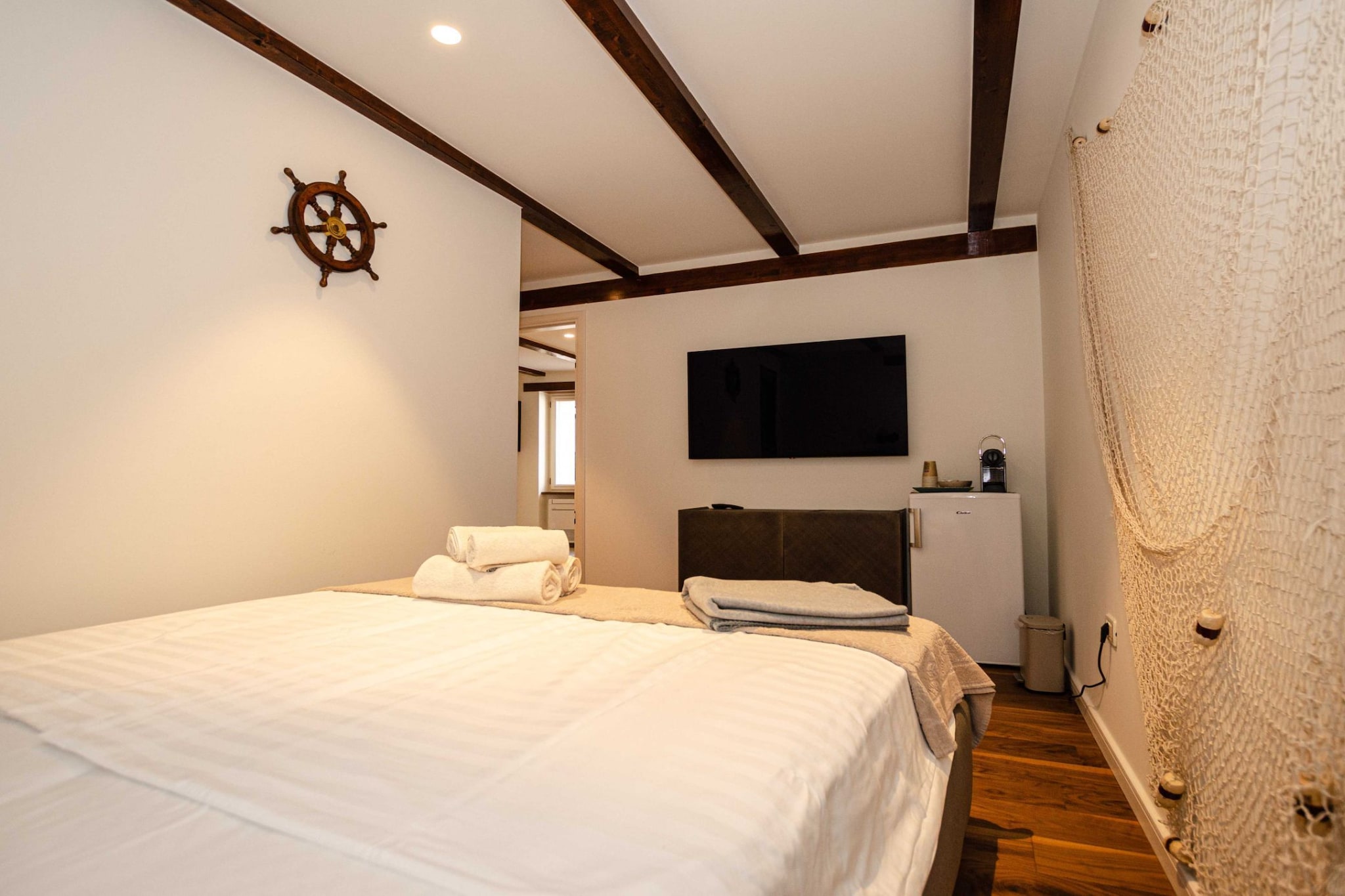 Luxury and Timeless Haven Apartment Rovinj - Two Bedroom Apartment with Balcony-Schlafzimmer