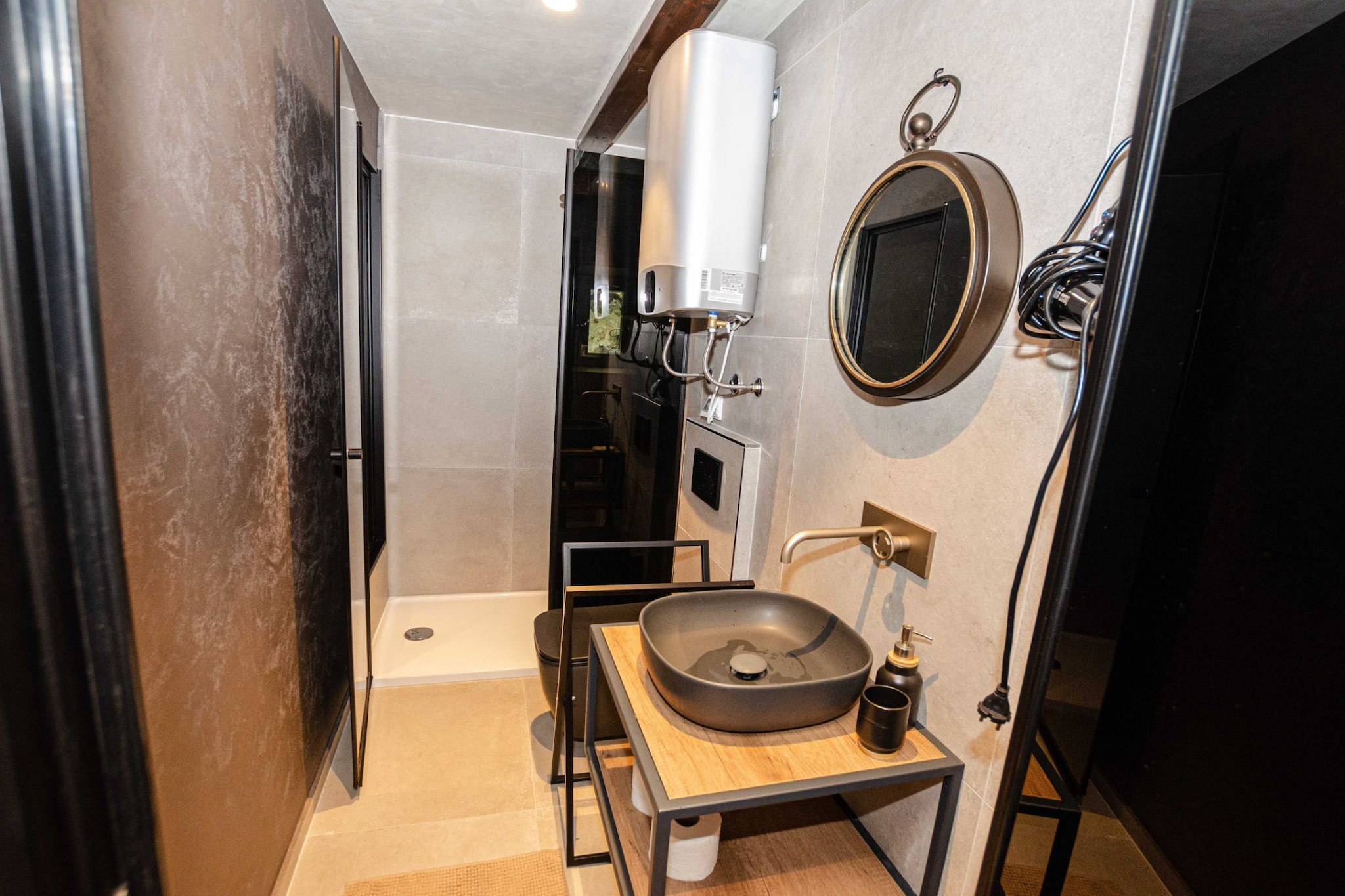 Luxury and Timeless Haven Apartment Rovinj - Two Bedroom Apartment with Balcony-Badezimmer