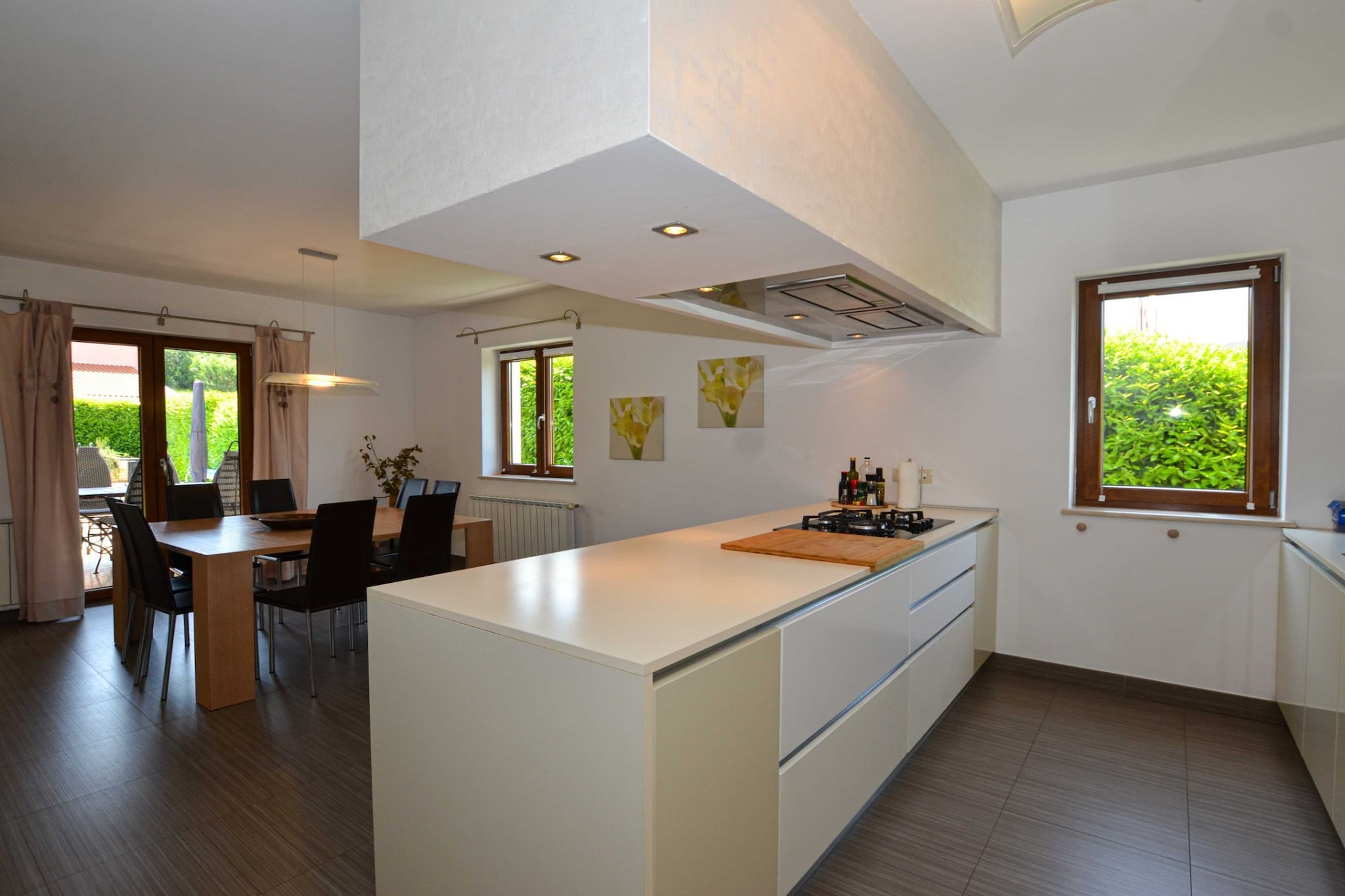 Sophisticated and Chic Villa with Pool - Four Bedroom Villa with Pool-Cuisine