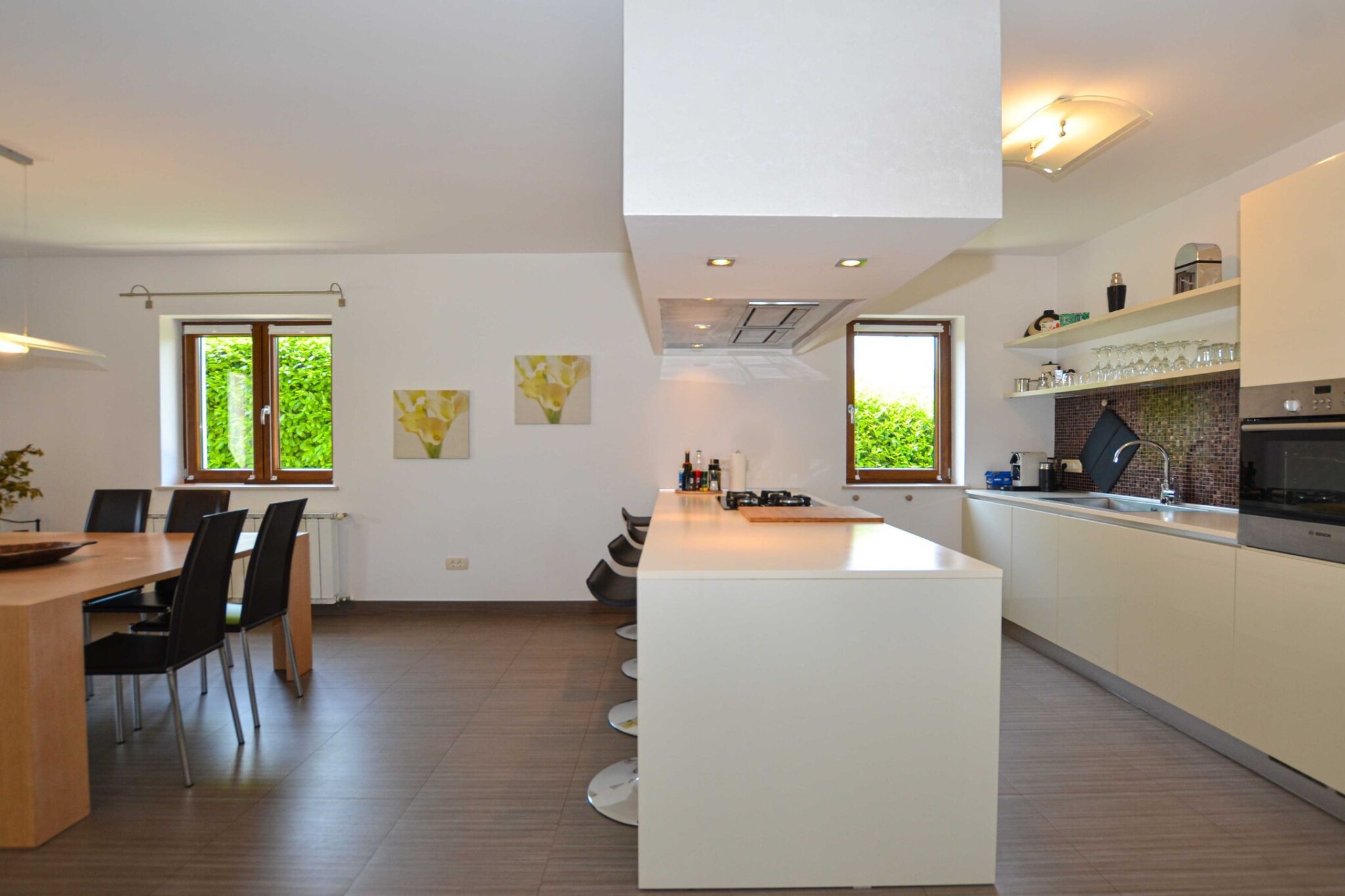 Sophisticated and Chic Villa with Pool - Four Bedroom Villa with Pool-Cuisine