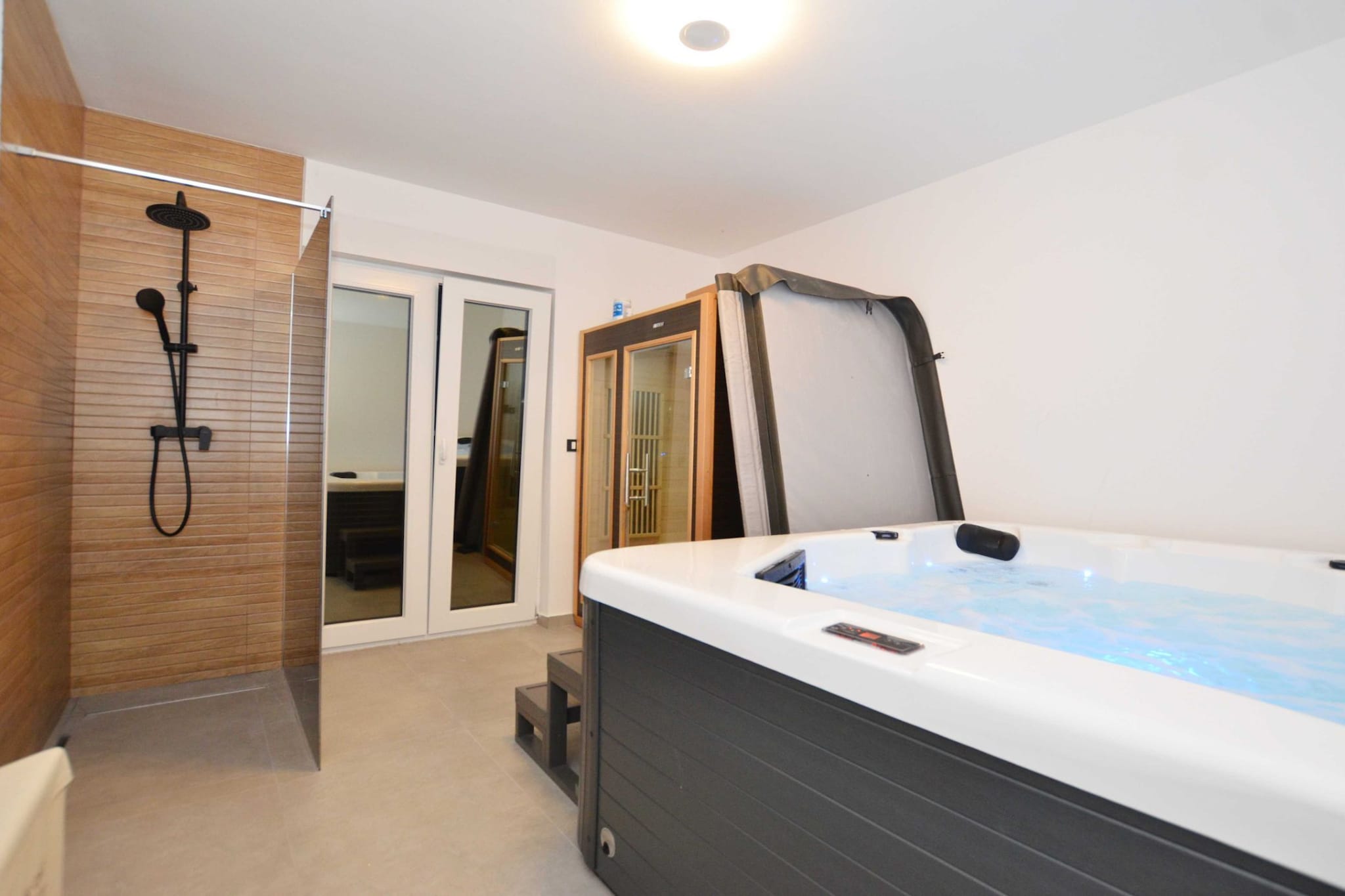 Refined and Inviting Villa in Kanfanar - Four Bedroom Villa with Pool-Badezimmer