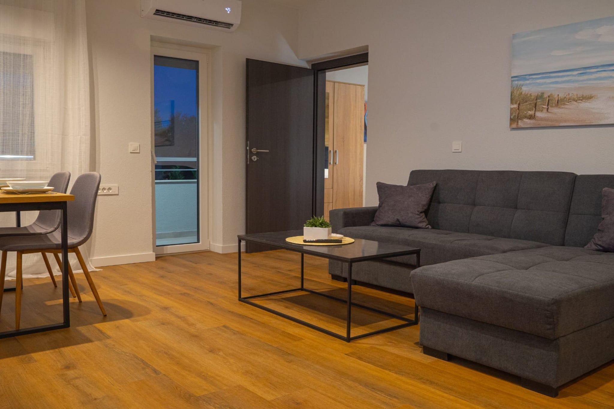 One-Bedroom apartment Standard (A2)-Eetkamer