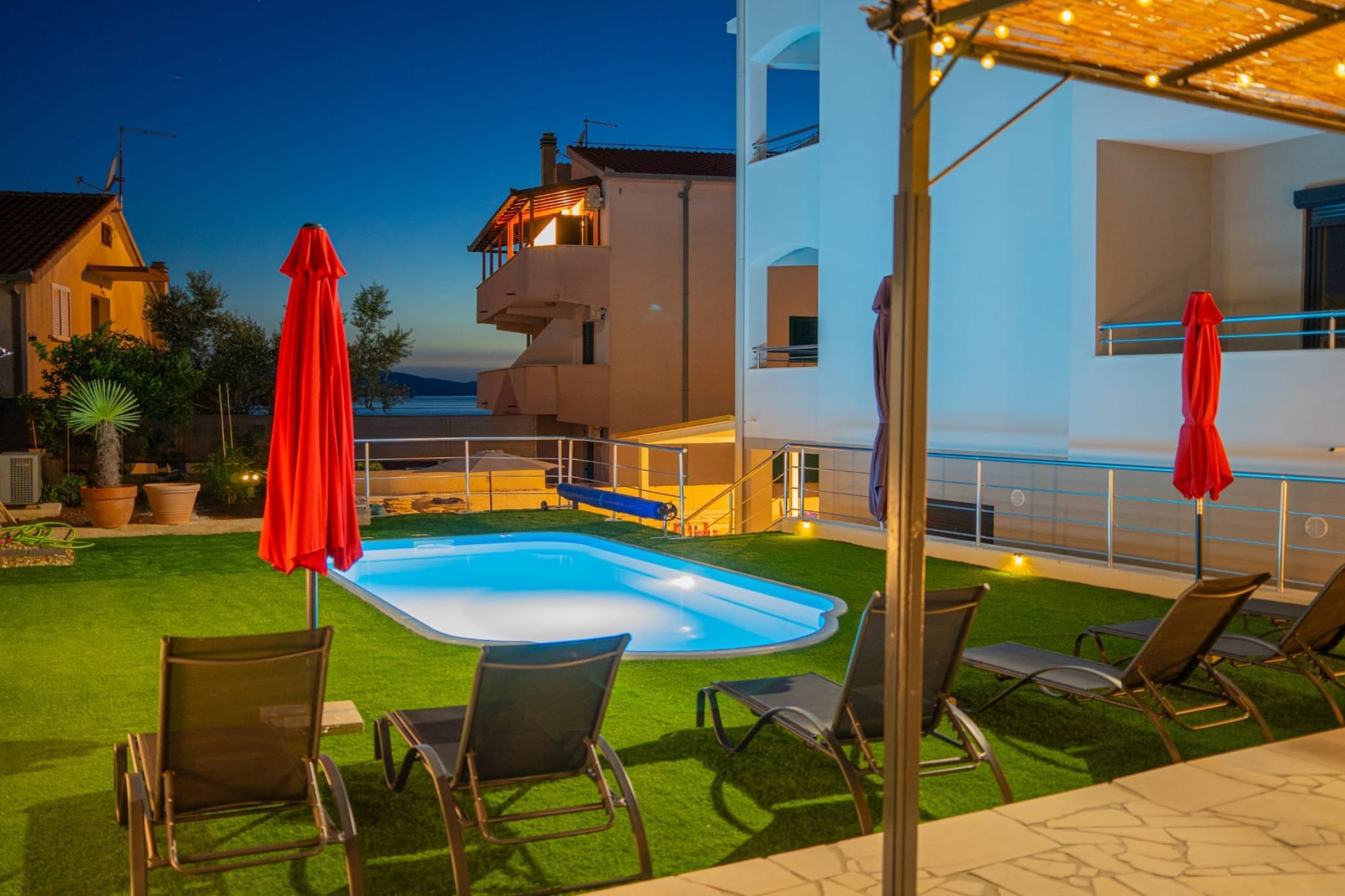One-Bedroom Apartment (A4)-Zwembad
