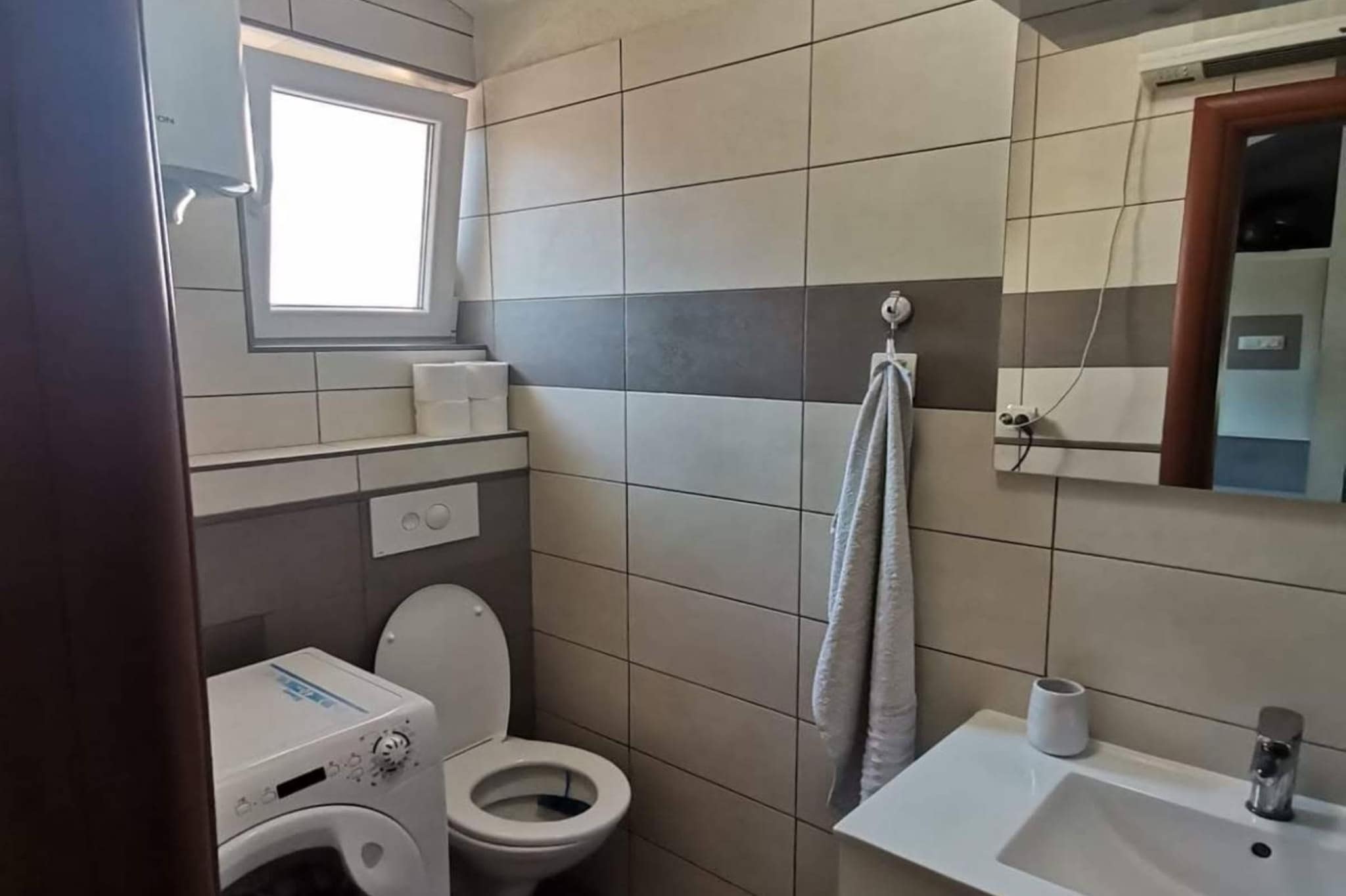 Luxury Seget Donji Apartments with Terrace and Sea View - Two Bedroom Apartment with Terrace and Sea View-Bathroom
